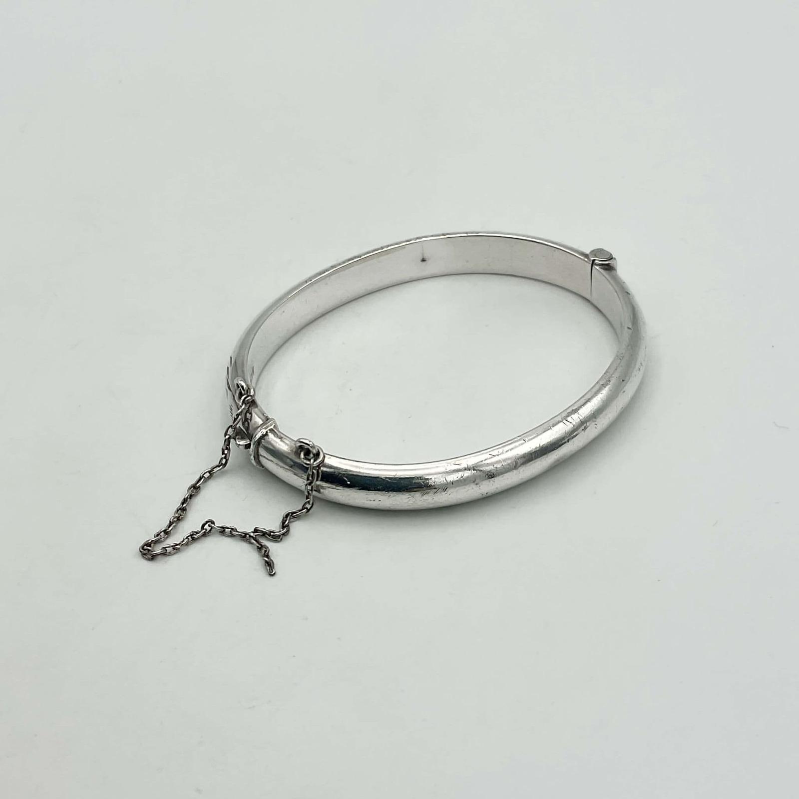 1968 Sterling Silver Baby or Child’s Bracelet (1 of 8) 1968 Sterling Silver Baby or Child’s Bracelet (1 of 8)