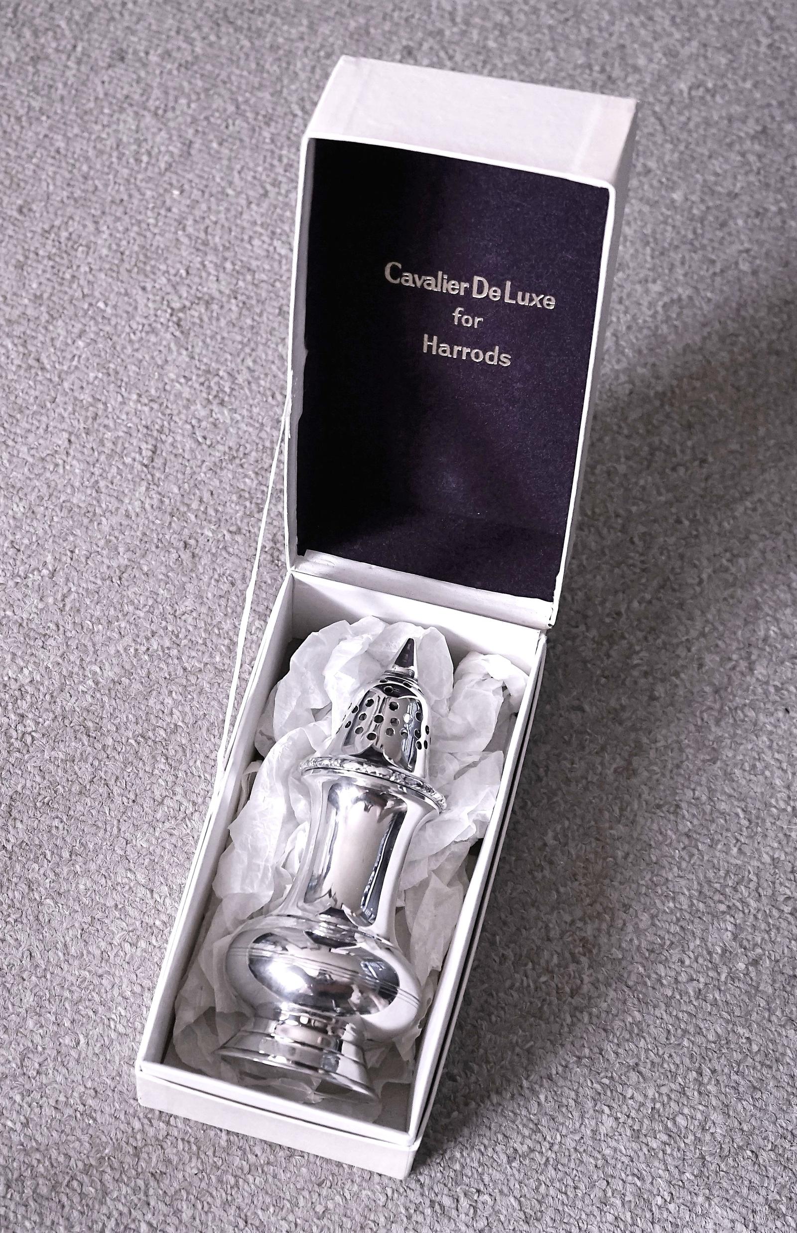 Vintage E.P.N.S Sugar Shaker – Ideal Engagement Wedding / Anniversary Xmas Present (1 of 11) Vintage E.P.N.S Sugar Shaker – Ideal Engagement Wedding / Anniversary Xmas Present (1 of 11)