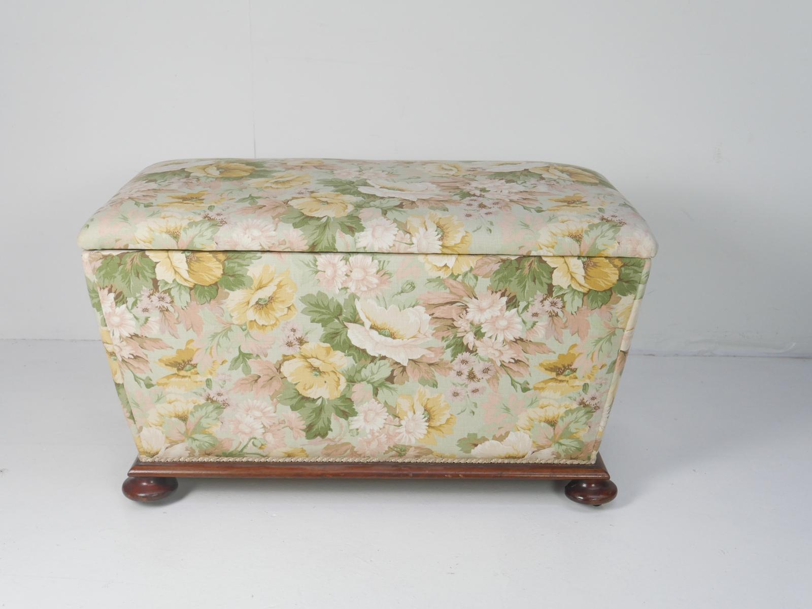 Neat 19th Century Ottoman Box (1 of 9)