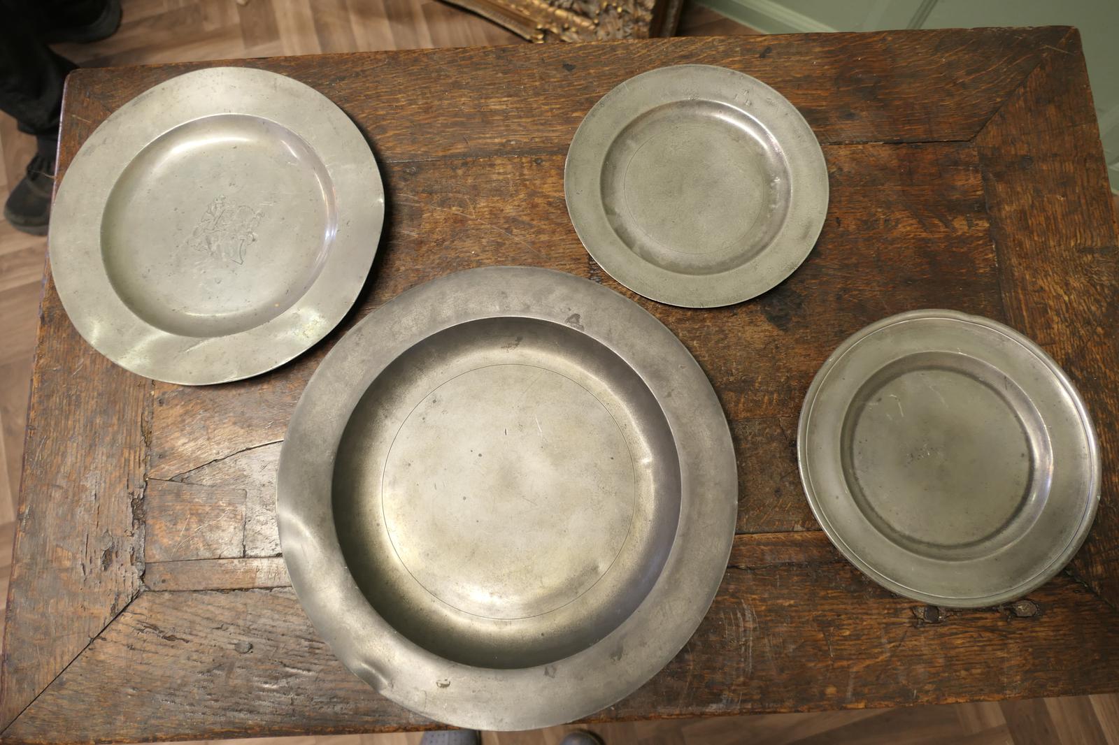 4 Pewter Chargers (1 of 6)
