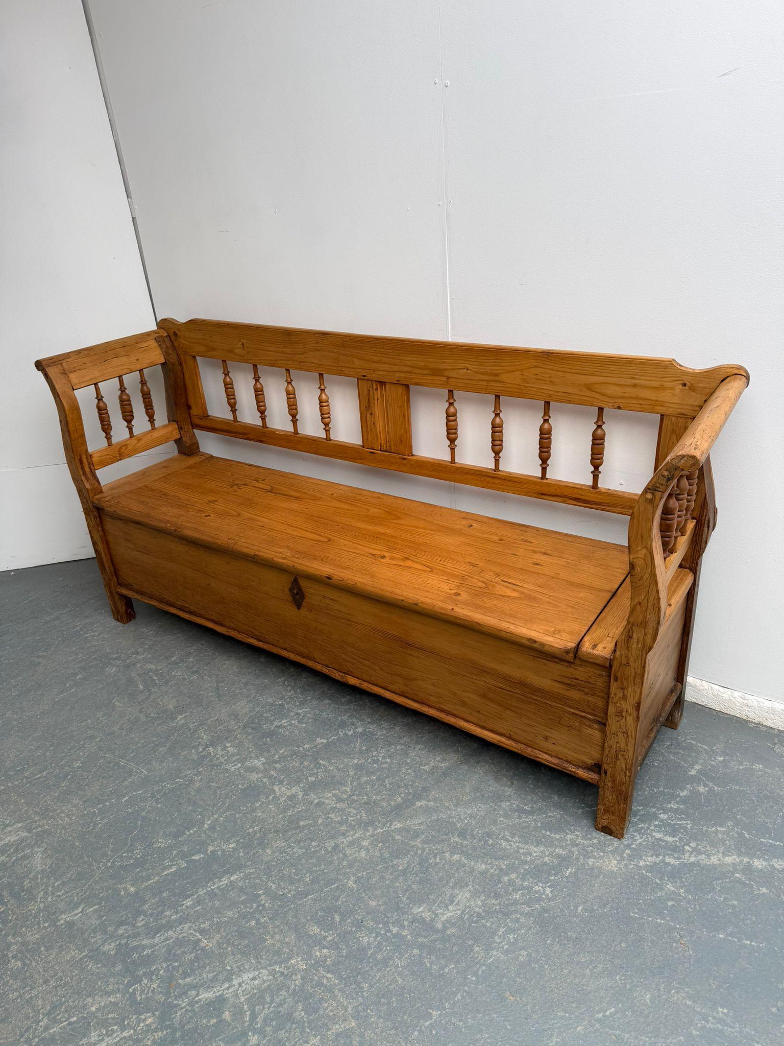 A Lovely Original Hungarian Antique / Old Pine Waxed Spindled 2/3 Seater Bench (1 of 10) A Lovely Original Hungarian Antique / Old Pine Waxed Spindled 2/3 Seater Bench (1 of 10)