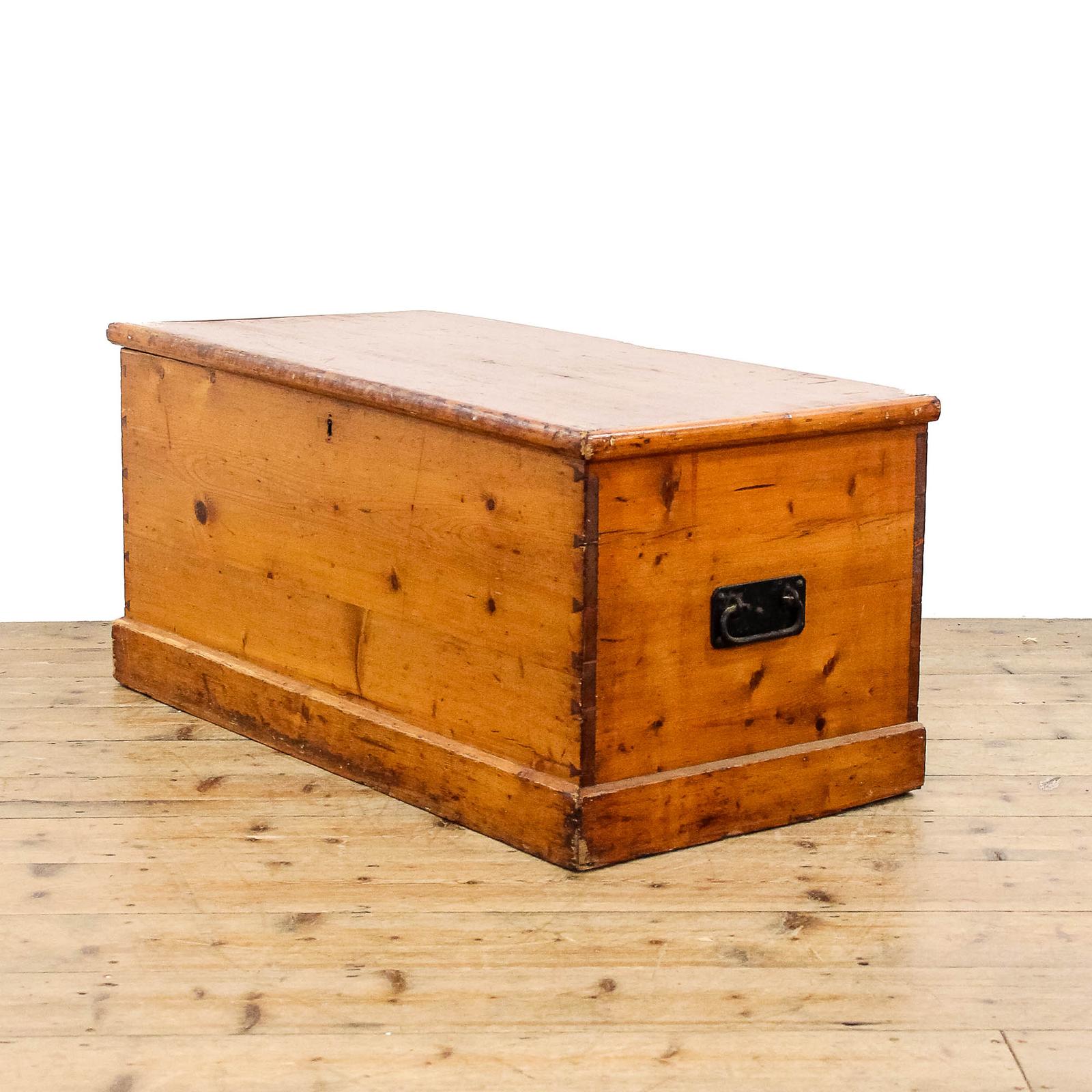 Antique Victorian Pine Trunk (1 of 10) Antique Victorian Pine Trunk (1 of 10)