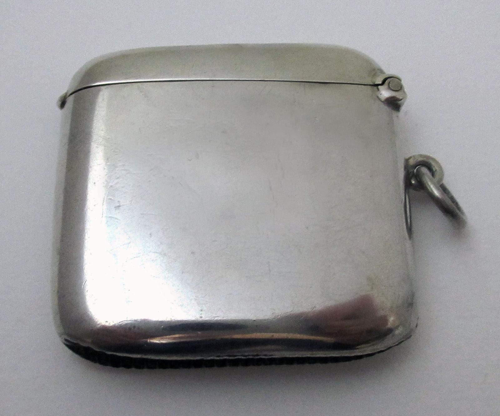 Antique Edwardian Solid Sterling Silver English Vesta Case Match Box, Plain Square form 1910 (1 of 8) Antique Edwardian Solid Sterling Silver English Vesta Case Match Box, Plain Square form 1910 (1 of 8)