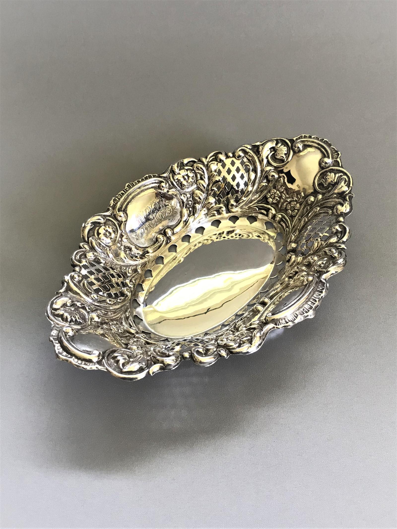 Lovely Edwardian Pierced Silver Trinket Dish (1 of 7) Lovely Edwardian Pierced Silver Trinket Dish (1 of 7)