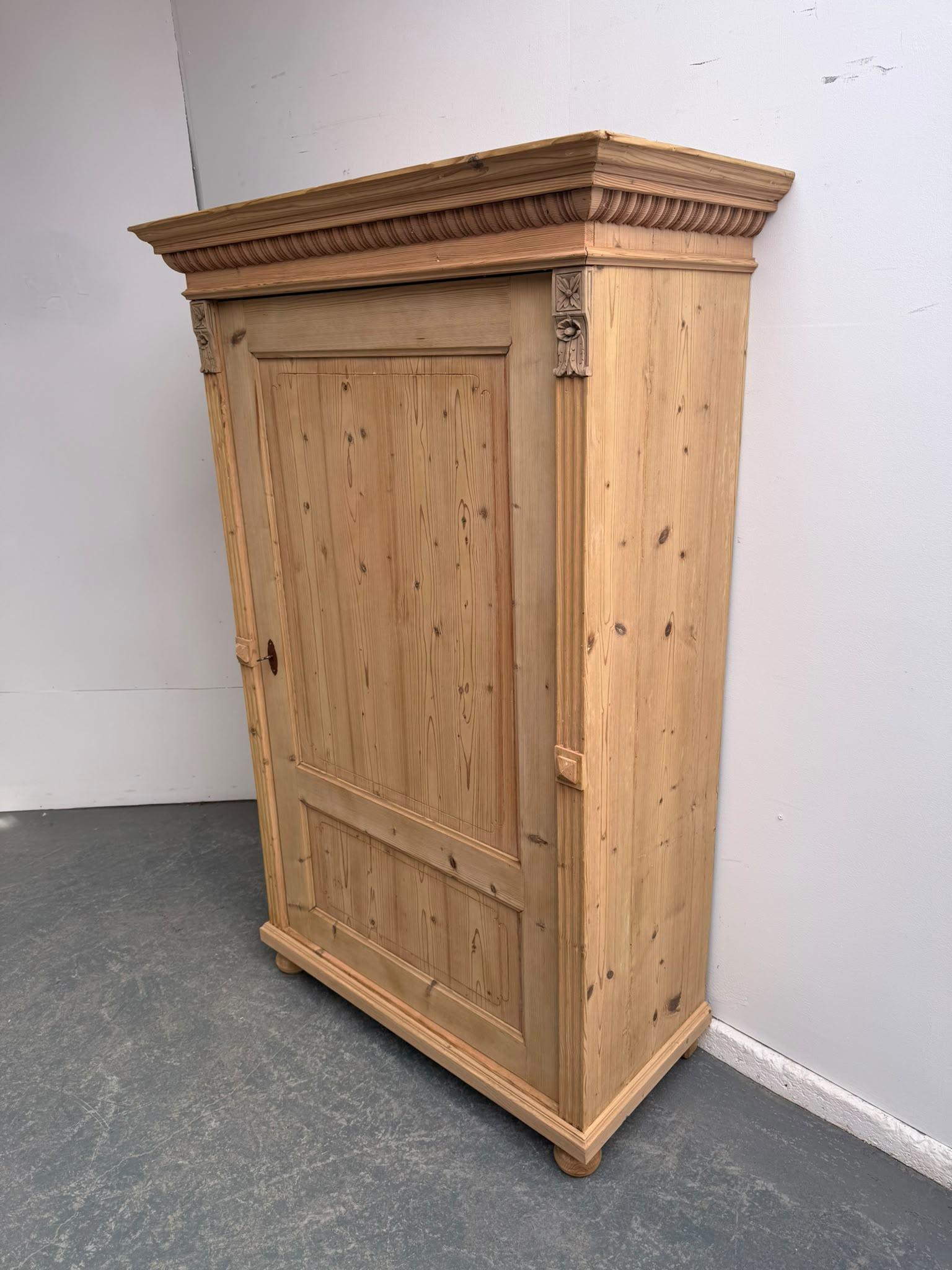 Really Pretty Antique Pine Victorian 1 Door Carved Cupboard to wax / paint (1 of 10) Really Pretty Antique Pine Victorian 1 Door Carved Cupboard to wax / paint (1 of 10)