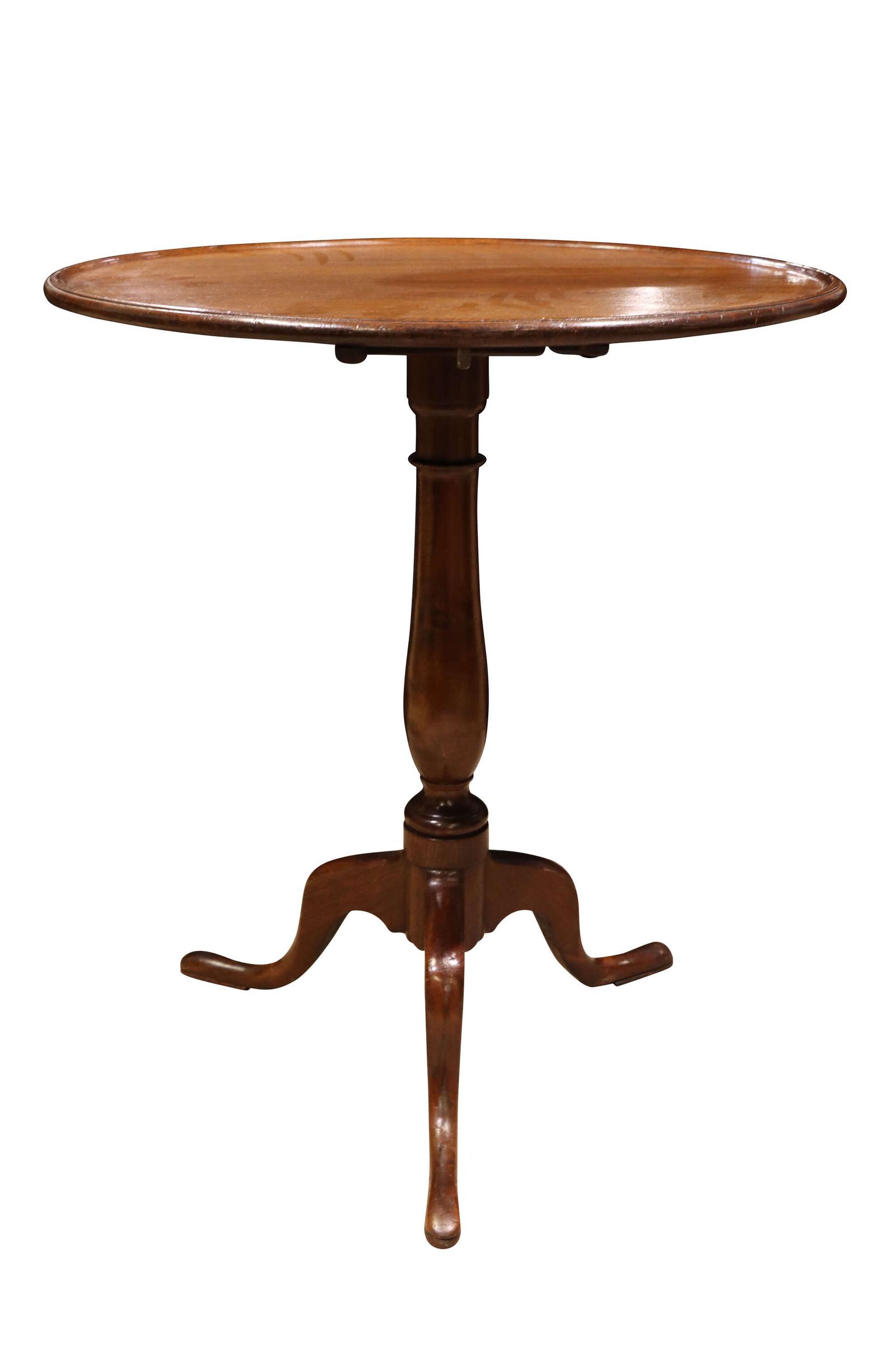 Georgian Mahogany Tilt-top Table with Dished Top – Early 19th Century (1 of 4) Georgian Mahogany Tilt-top Table with Dished Top – Early 19th Century (1 of 4)