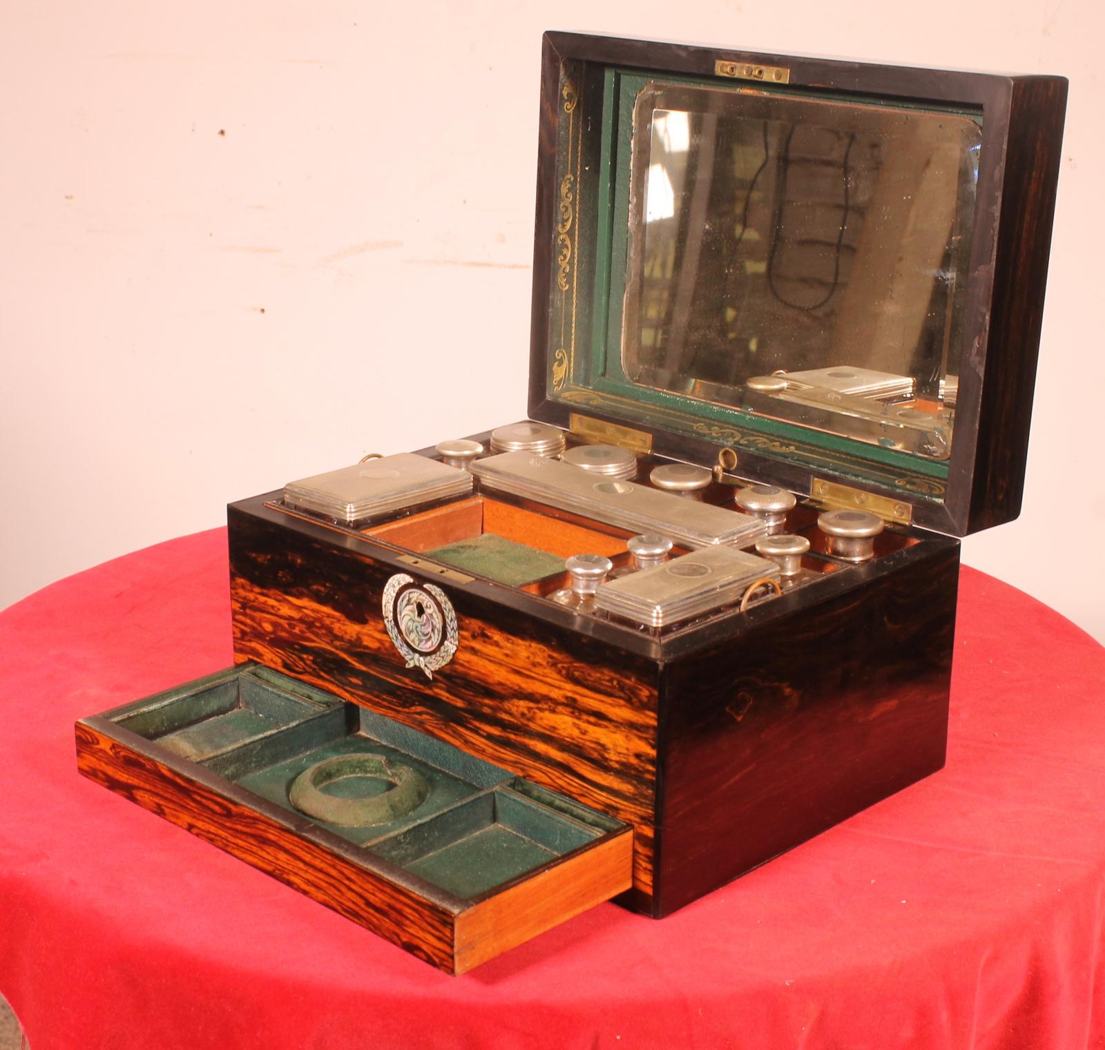 Charming Quality Antique 19th Century Coromandel Vanity Box with Secret Compartment (1 of 12) Charming Quality Antique 19th Century Coromandel Vanity Box with Secret Compartment (1 of 12)