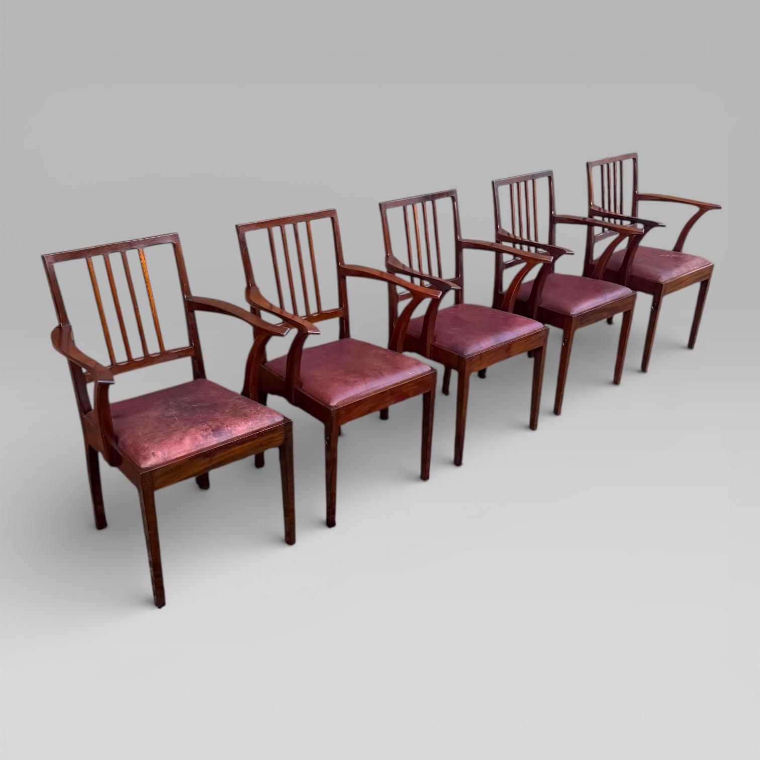 Vintage Set of 5 Mahogany Carver Dining Chairs Alan Grainger “Acornman” 1960s (1 of 14) Vintage Set of 5 Mahogany Carver Dining Chairs Alan Grainger “Acornman” 1960s (1 of 14)