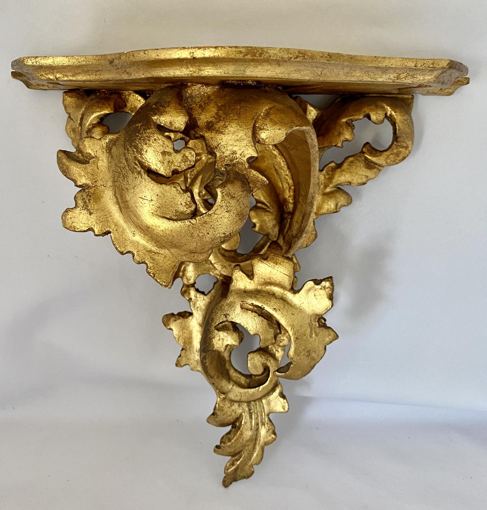 Vintage Florentine Carved Giltwood Bracket. C1950. (1 of 7)