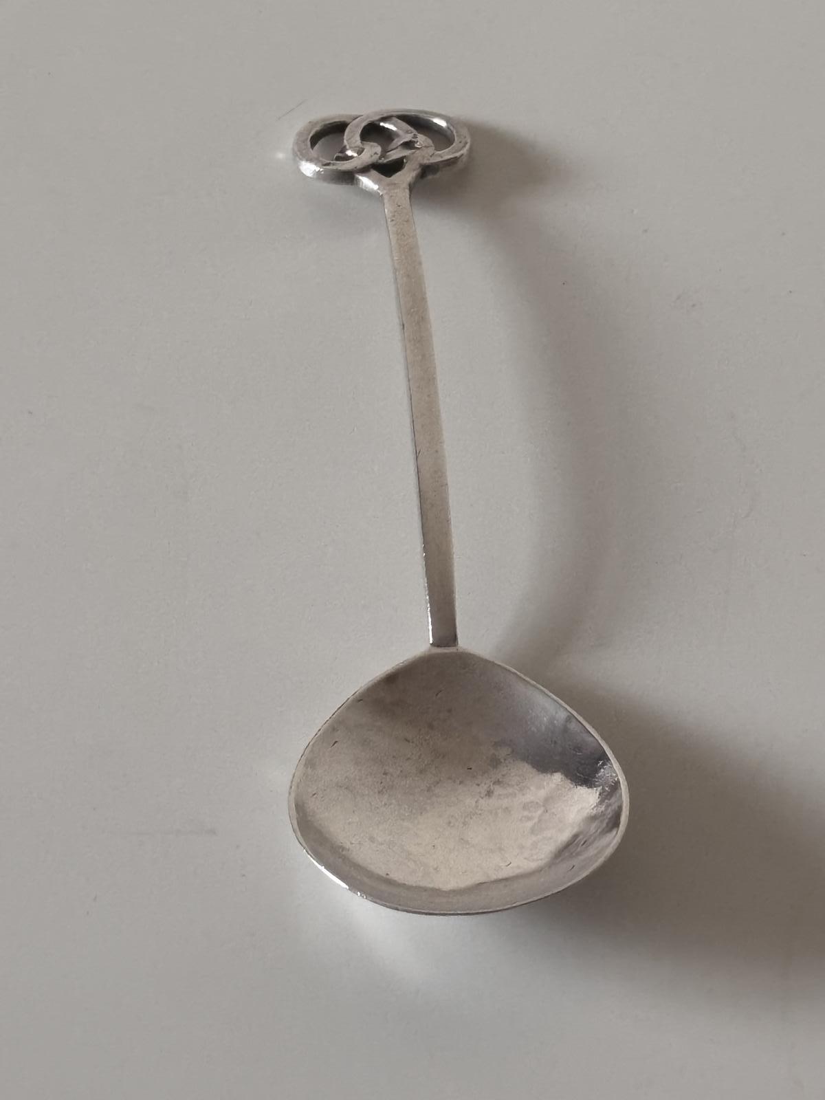 AE Jones 1919 Silver Knotted Design Spoon Hammered Bowl (1 of 6) AE Jones 1919 Silver Knotted Design Spoon Hammered Bowl (1 of 6)