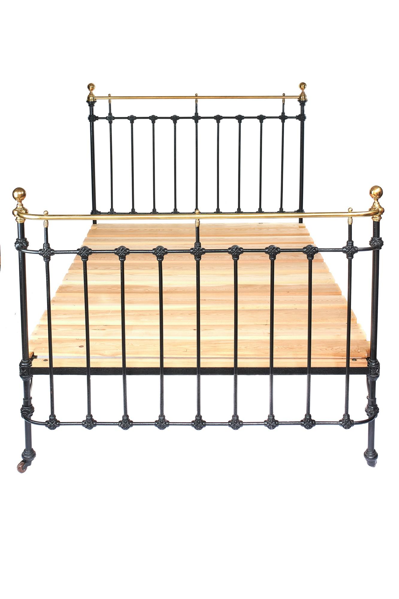 Victorian Brass & Iron Bed 4ft 6in with Slatted Pine Base (1 of 6) Victorian Brass & Iron Bed 4ft 6in with Slatted Pine Base (1 of 6)