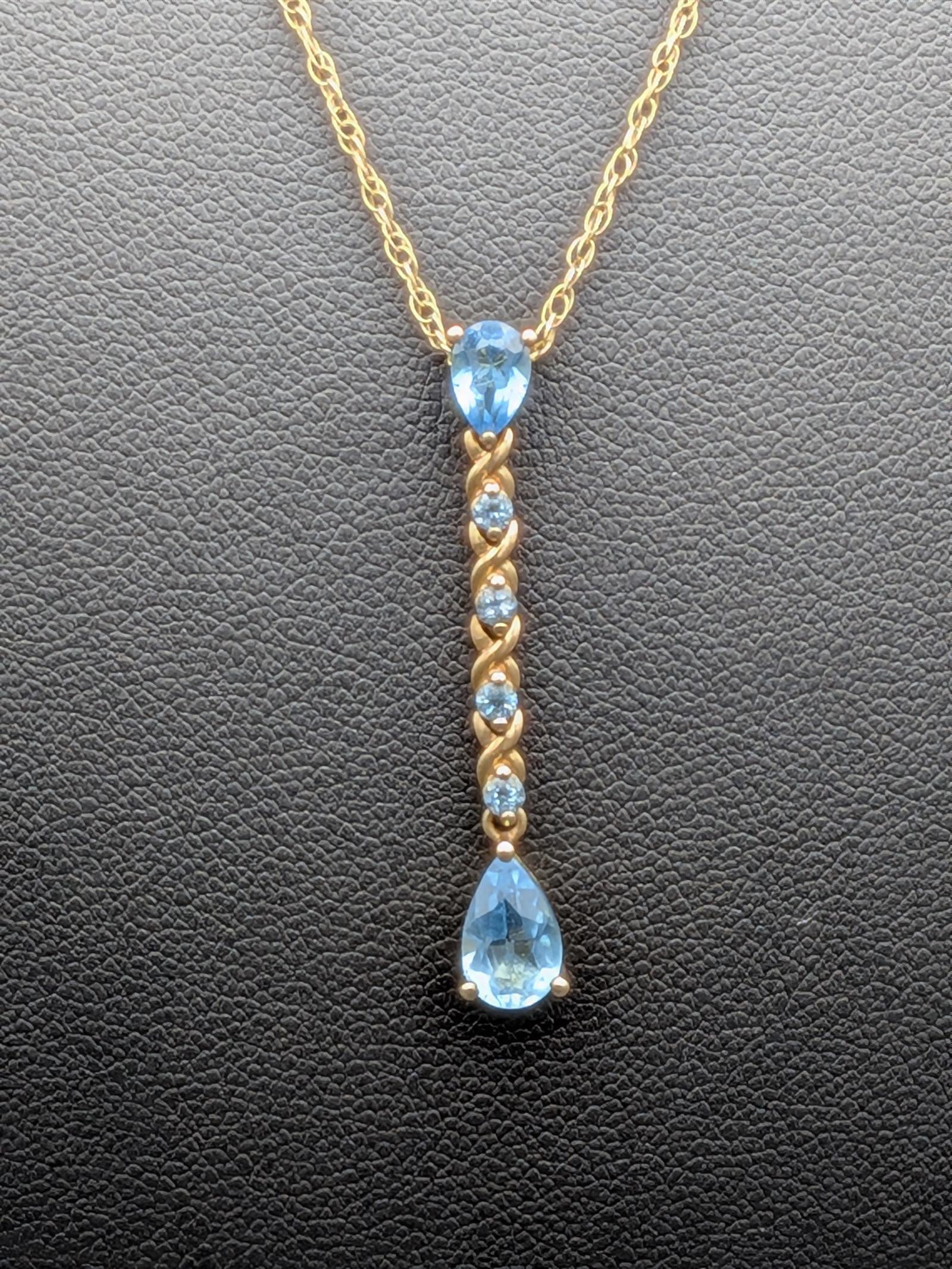 9ct & Topaz Pendant on 18" Chain (1 of 8) 9ct & Topaz Pendant on 18" Chain (1 of 8)
