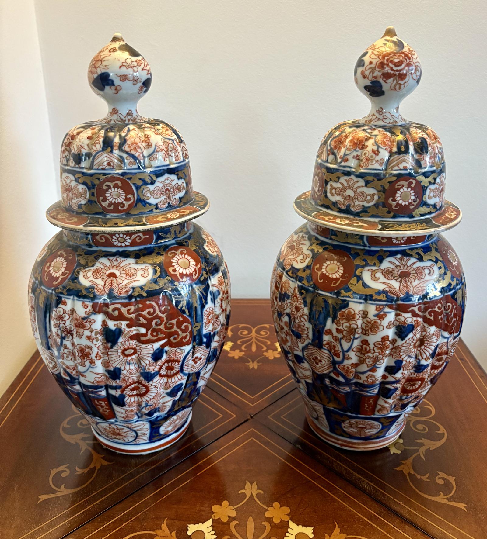 Pair of Quality Antique Japanese Imari Lidded Vases (1 of 15)