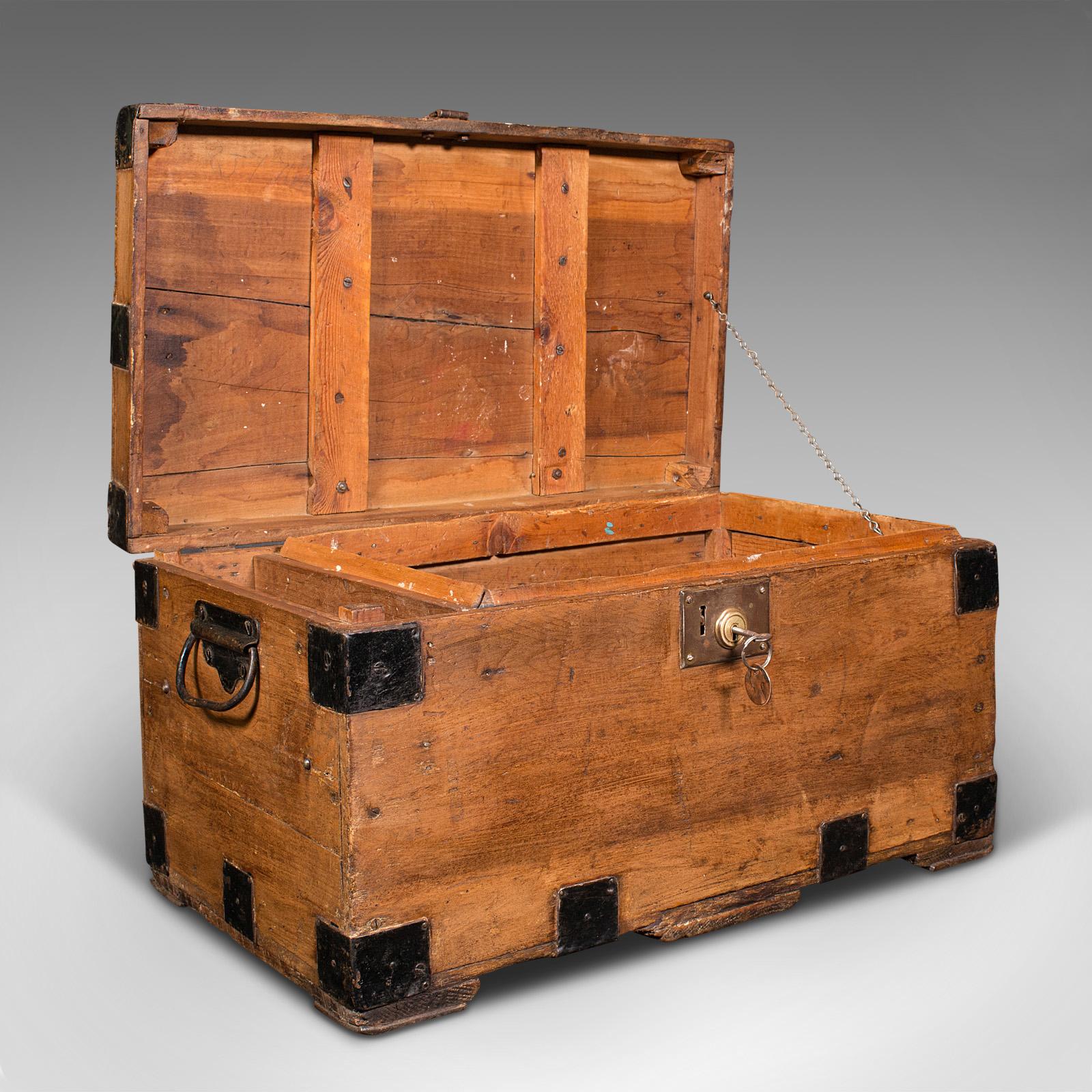 Antique Carpenter's Chest, English, Pine, Tool Trunk, Coffee Table, Victorian (1 of 12)