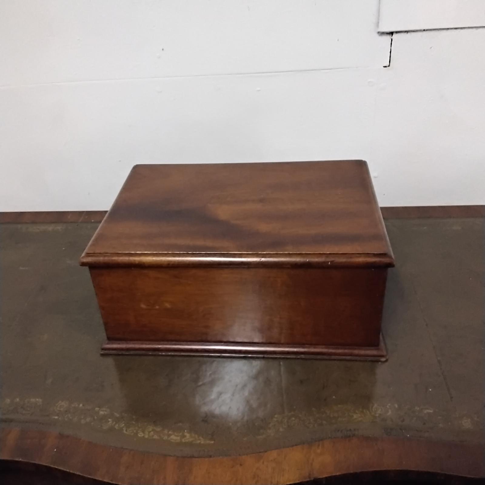 Mahogany Table Top Box (1 of 8)