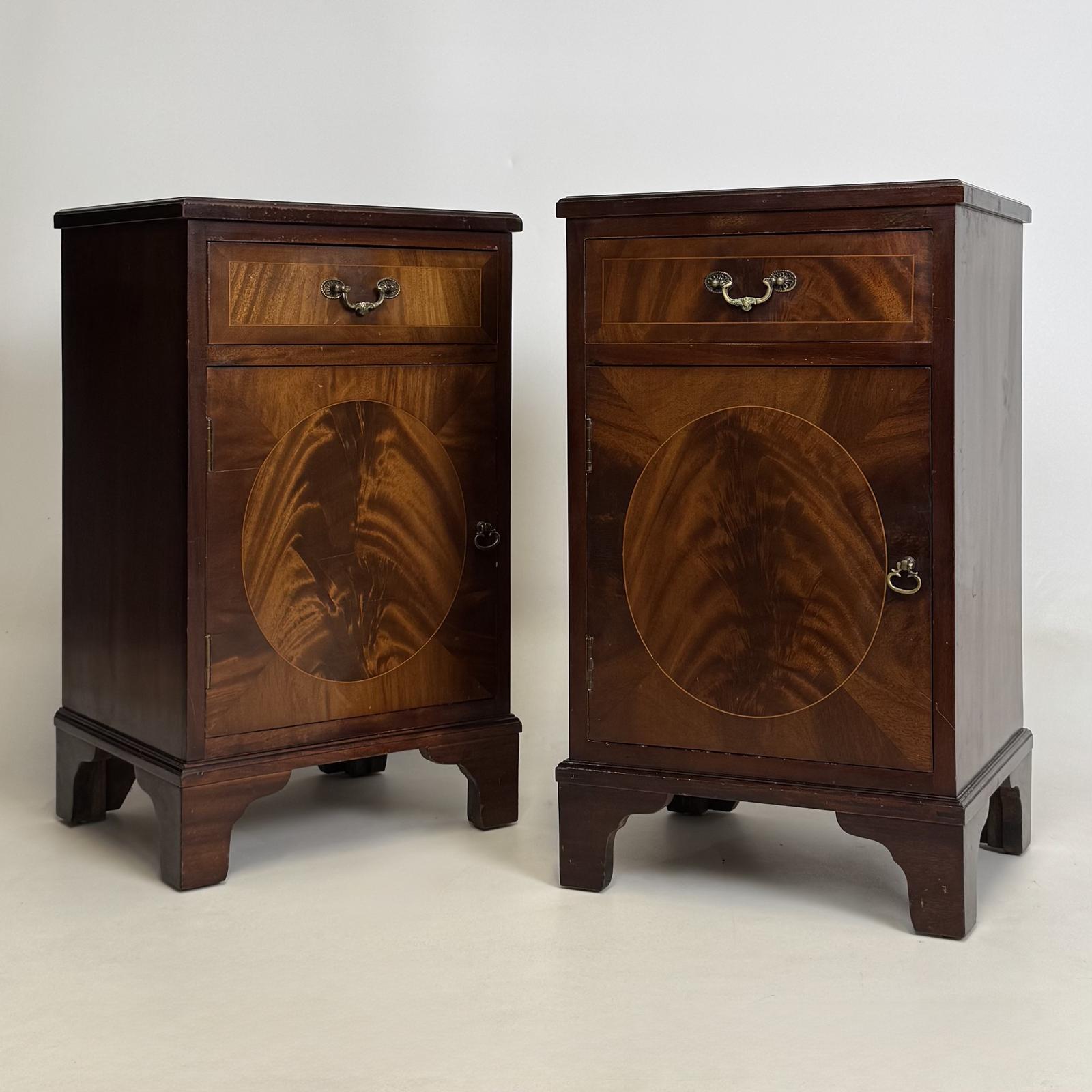 Antique 20th Century Pair of Mahogany Bedside Cabinets (1 of 13) Antique 20th Century Pair of Mahogany Bedside Cabinets (1 of 13)