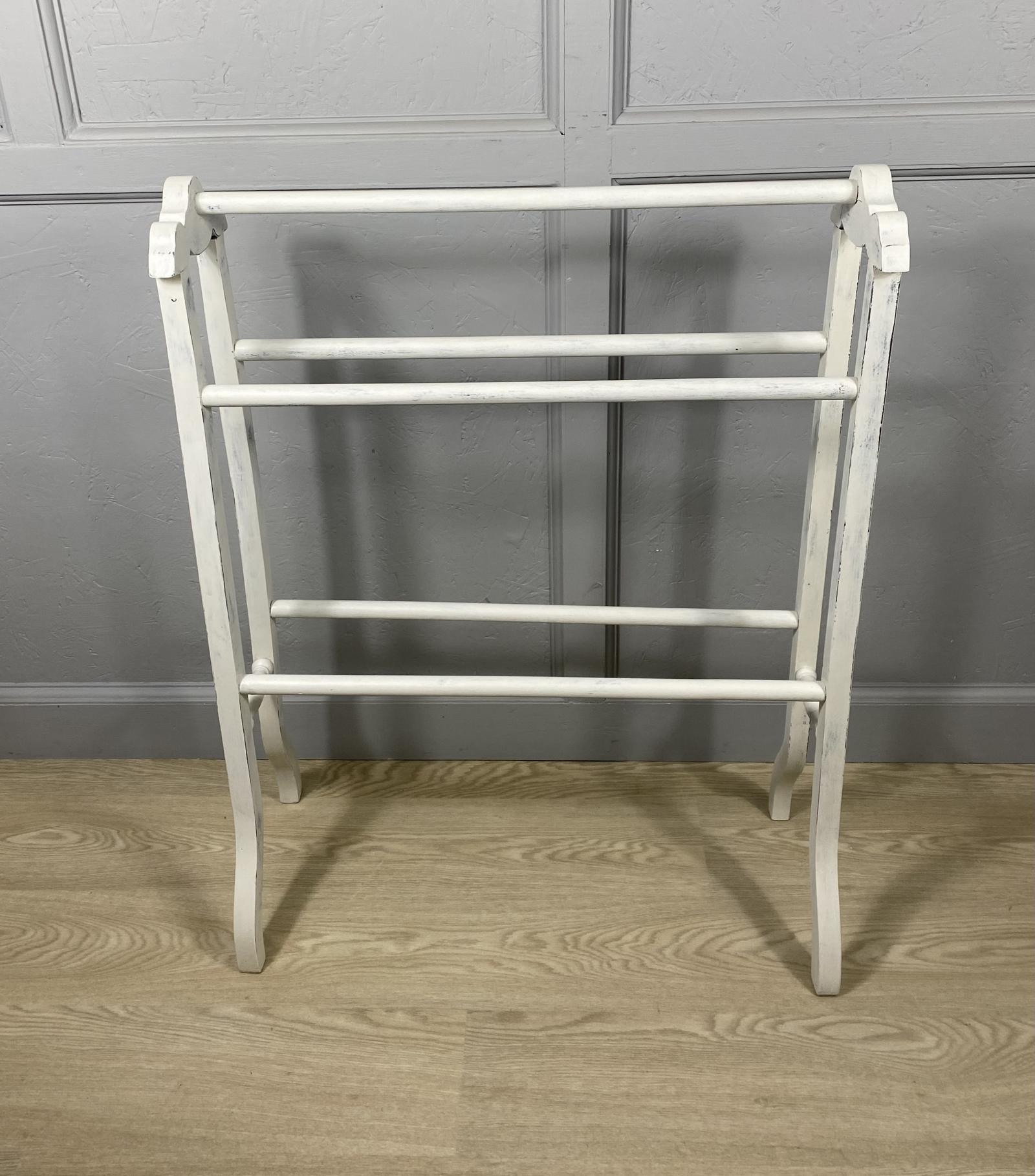 Edwardian Painted Towel Rail (1 of 5) Edwardian Painted Towel Rail (1 of 5)