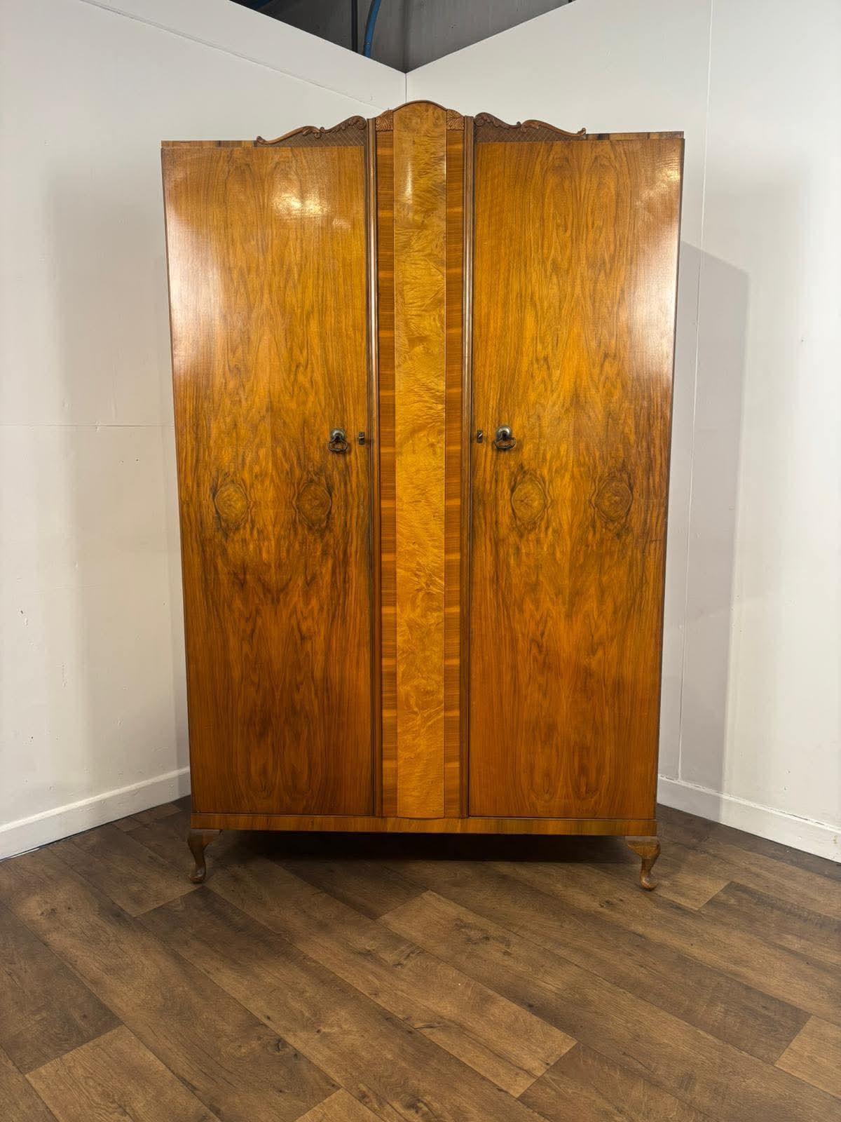 Vintage Walnut Veneered Double Wardrobe (1 of 16) Vintage Walnut Veneered Double Wardrobe (1 of 16)