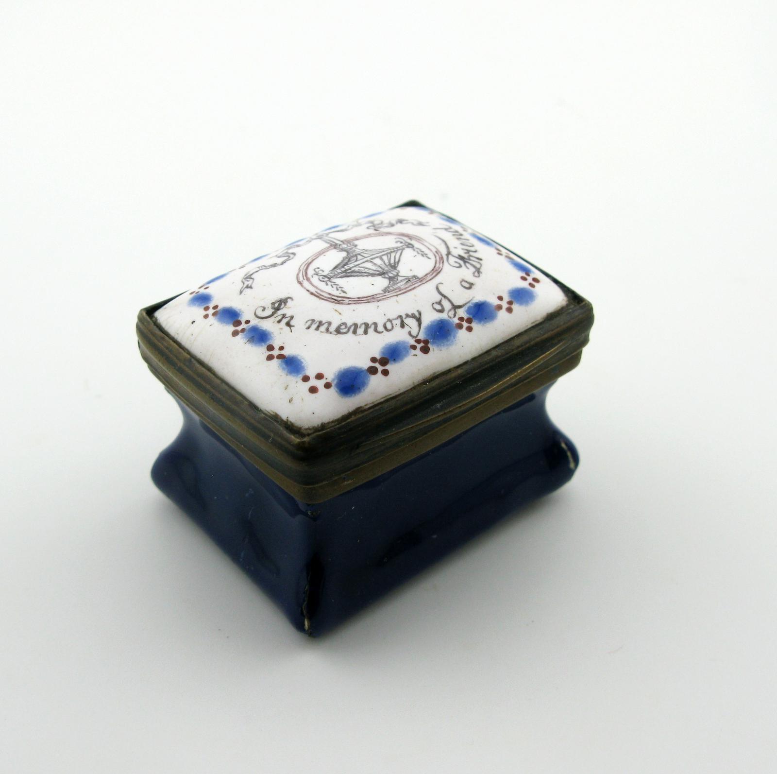 18th Century South Staffordshire Bilston Enamel Pill/snuff Box (1 of 11)
