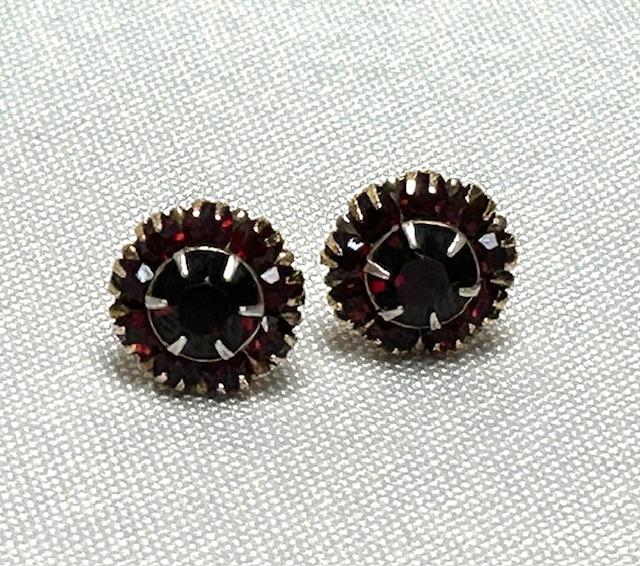 Pair of French 9ct Gold & Garnet Cluster Earrings (1 of 6) Pair of French 9ct Gold & Garnet Cluster Earrings (1 of 6)