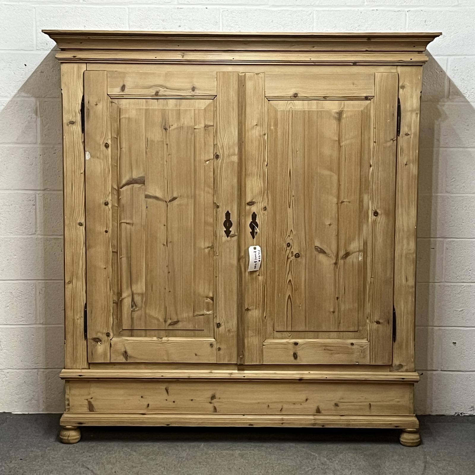 Large Antique Pine Double Wardrobe - Dismantles (1 of 10) Large Antique Pine Double Wardrobe - Dismantles (1 of 10)