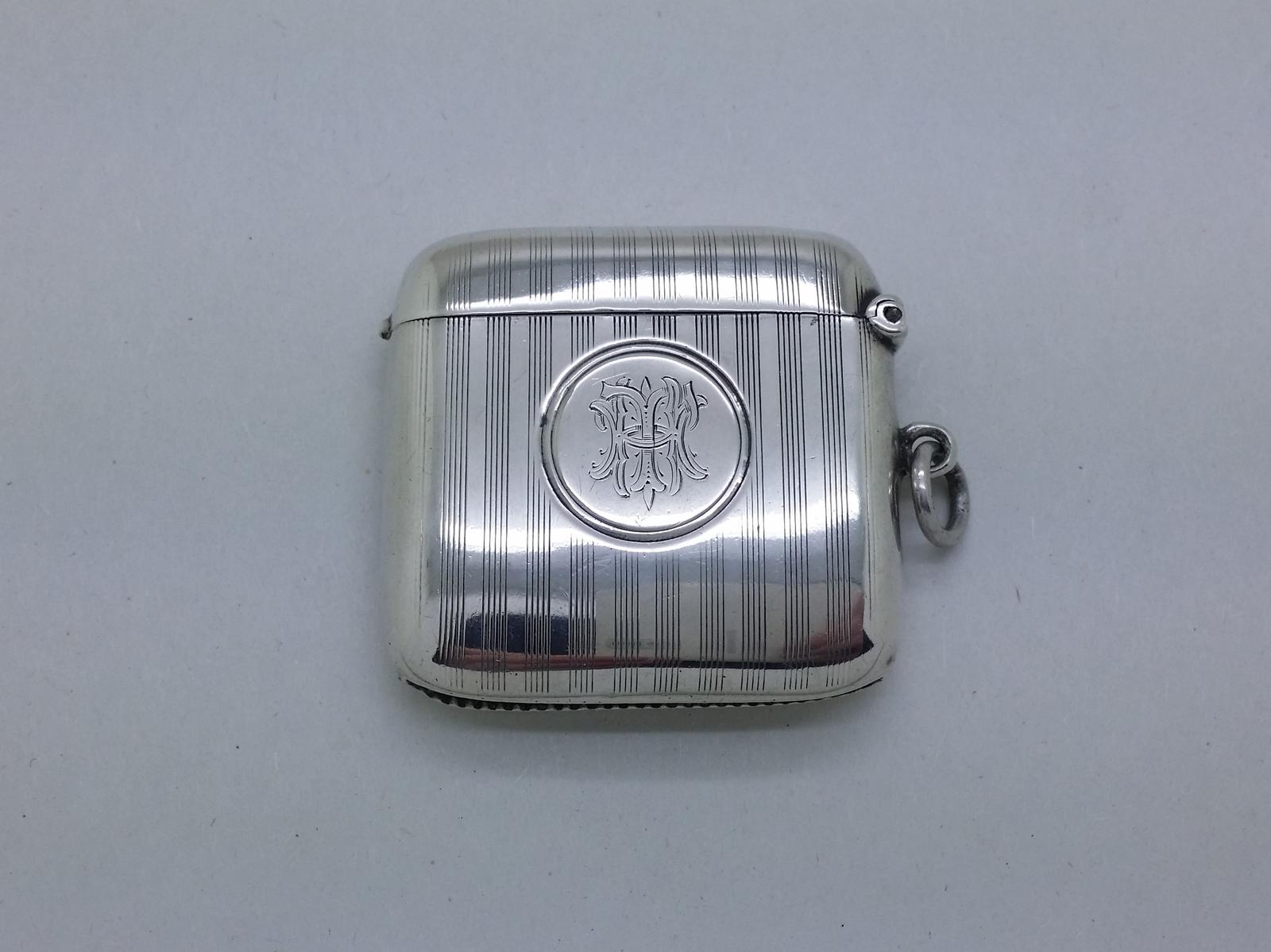 George V 1919 Sterling Silver Reeded Vesta Case Hallmarked Birmingham (1 of 13)