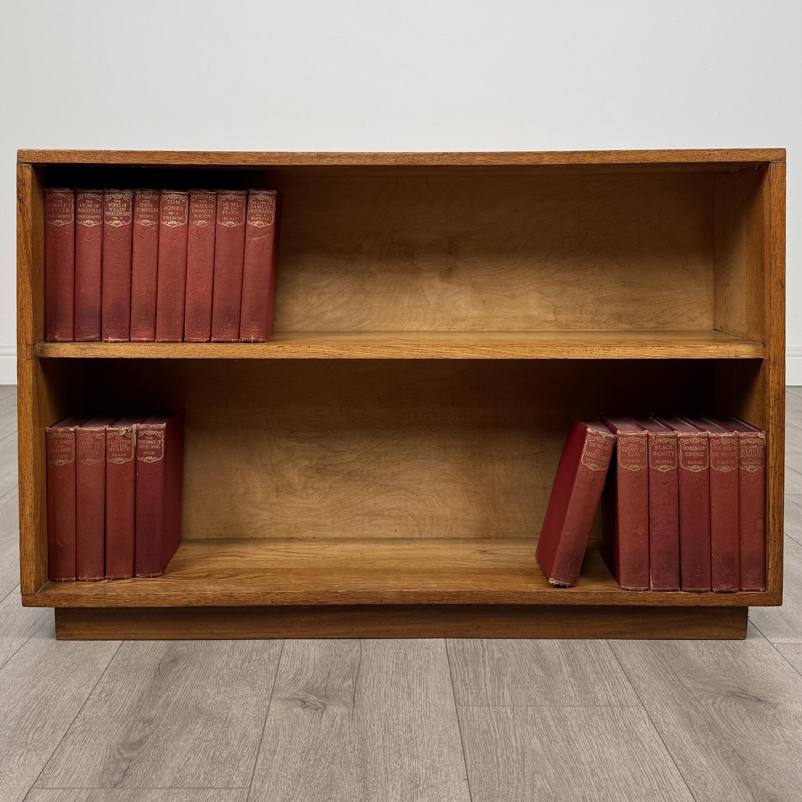 Antique 20th Century Unique Low Bookcase in Oak (1 of 10) Antique 20th Century Unique Low Bookcase in Oak (1 of 10)
