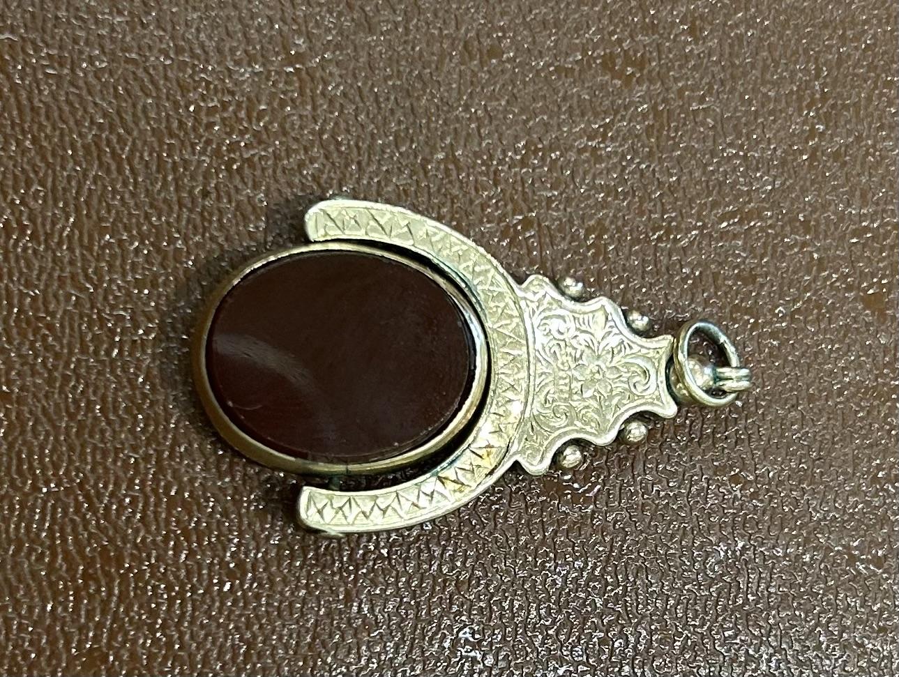 9ct. Gold Swinging Fob (1 of 2)