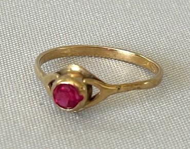 Unusual 8ct Gold Edwardian Ruby Ring (1 of 5) Unusual 8ct Gold Edwardian Ruby Ring (1 of 5)