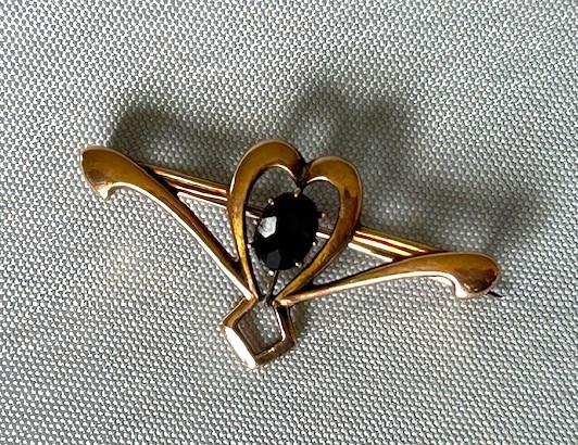 Edwardian 9ct Gold & Amethyst Heart Brooch (1 of 7)