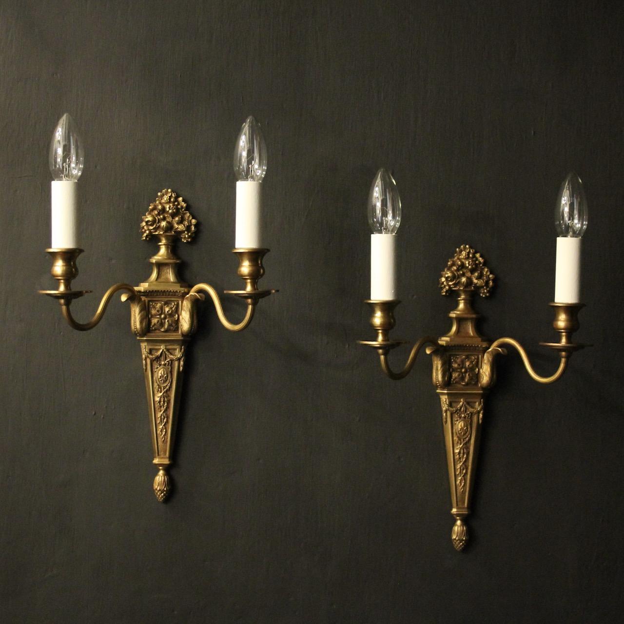 French Pair Of Gilded Bronze Antique Wall Lights (1 of 10) French Pair Of Gilded Bronze Antique Wall Lights (1 of 10)