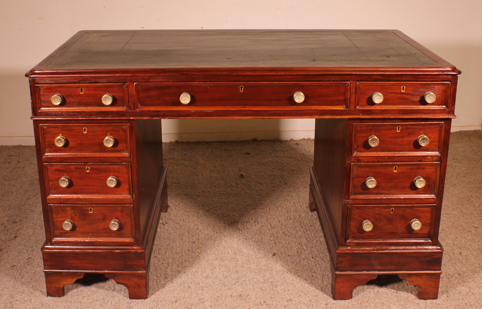 Small Mahogany Pedestal Desk 19th Century (1 of 9)