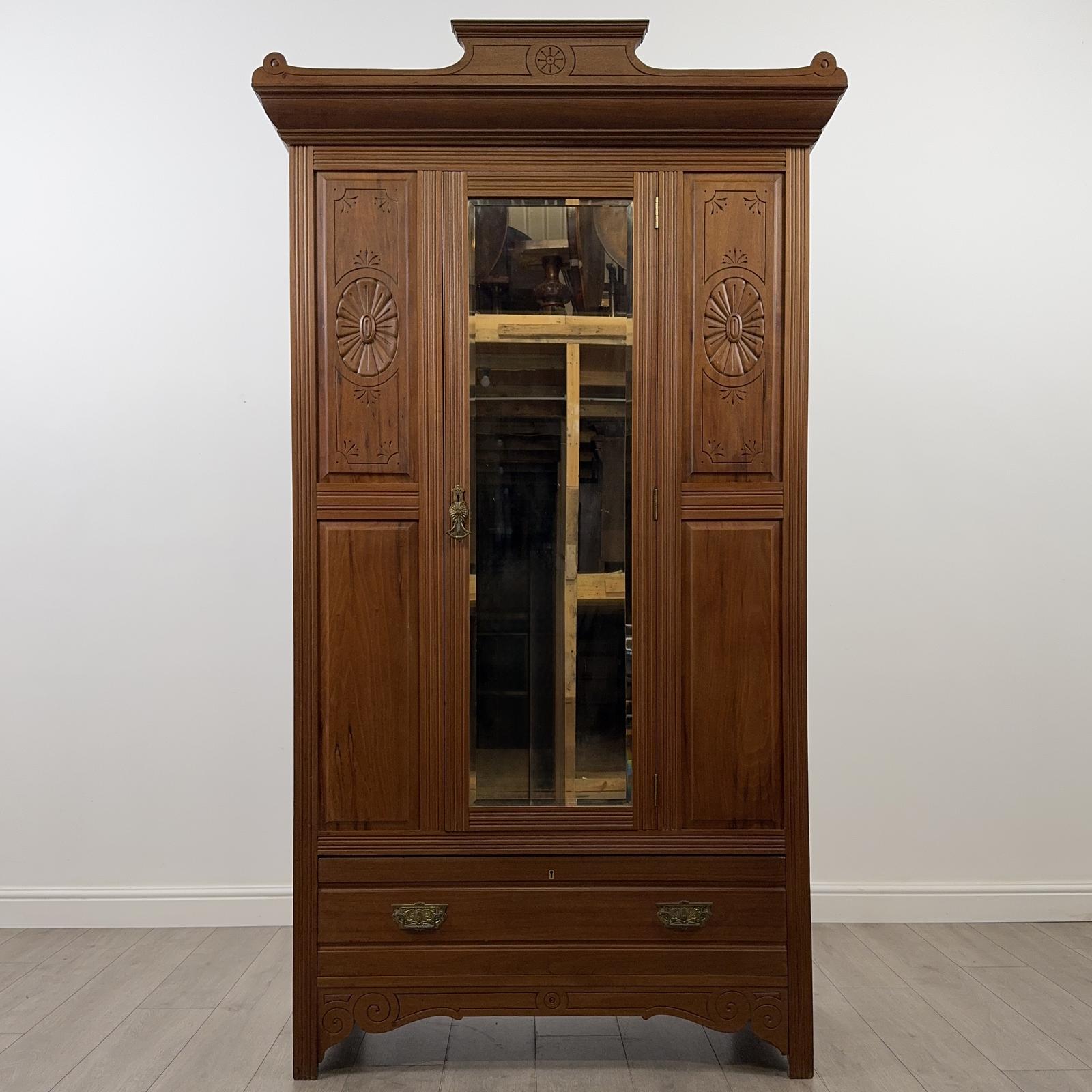 Antique 20th Century Edwardian Wardrobe in Walnut (1 of 11) Antique 20th Century Edwardian Wardrobe in Walnut (1 of 11)