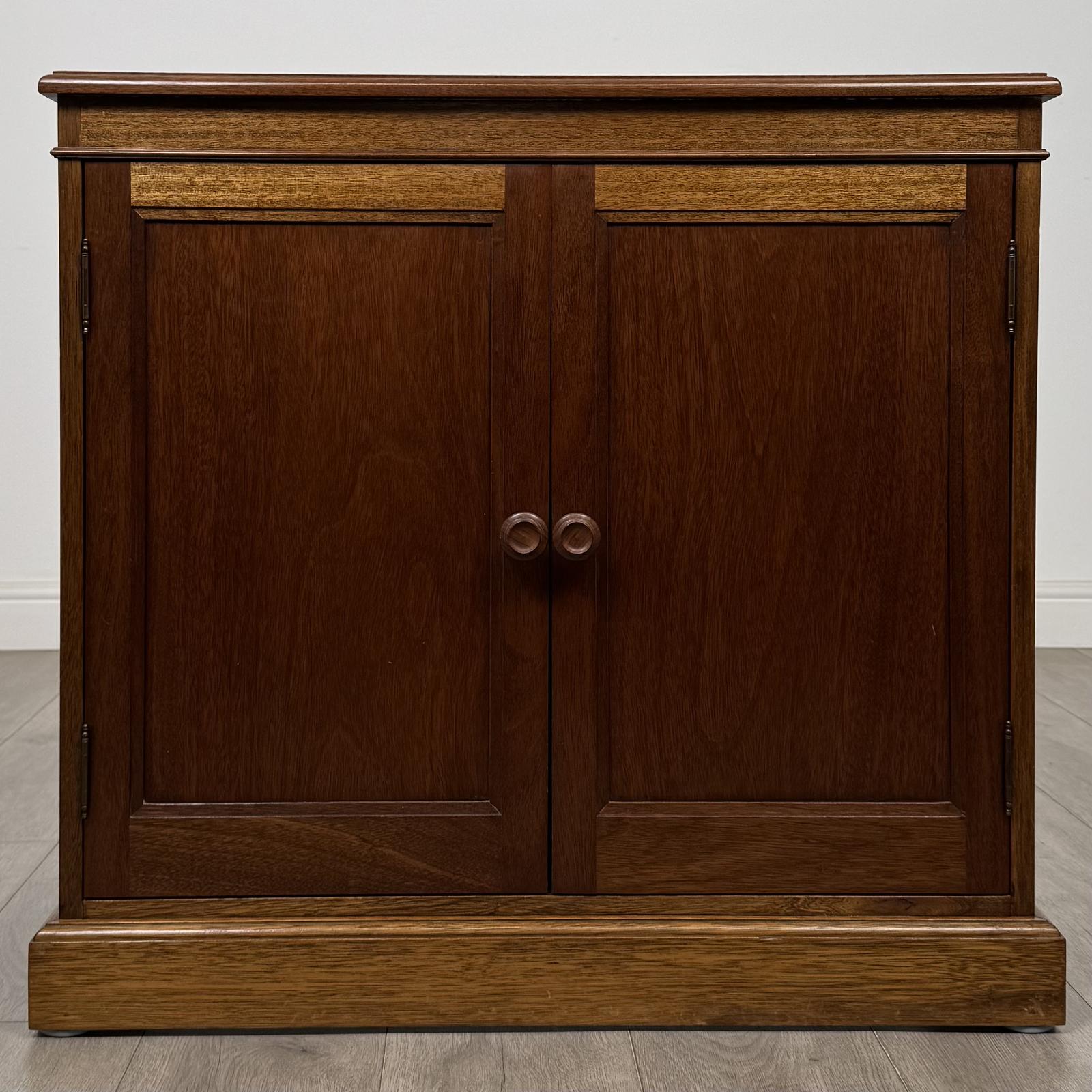 Vintage 20th Century Small Mahogany Cupboard (1 of 11) Vintage 20th Century Small Mahogany Cupboard (1 of 11)