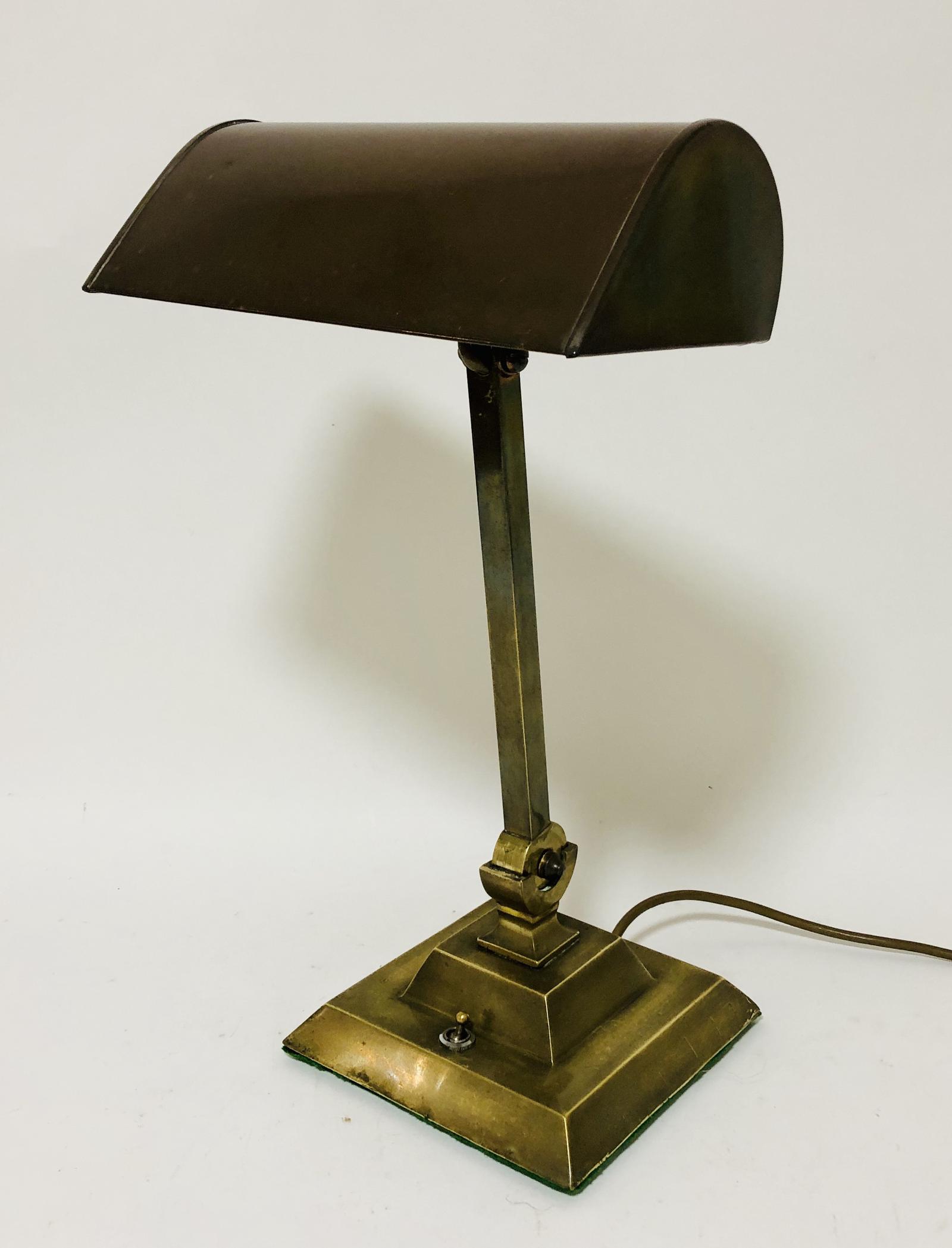 Large Antique Brass Banker's Desk Lamp (1 of 13) Large Antique Brass Banker's Desk Lamp (1 of 13)
