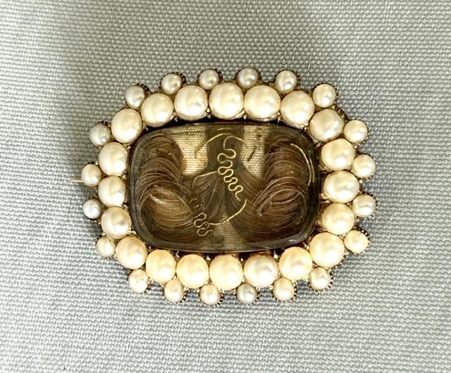 Georgian 14ct Gold & Pearl Memento Mori Brooch (1 of 5) Georgian 14ct Gold & Pearl Memento Mori Brooch (1 of 5)