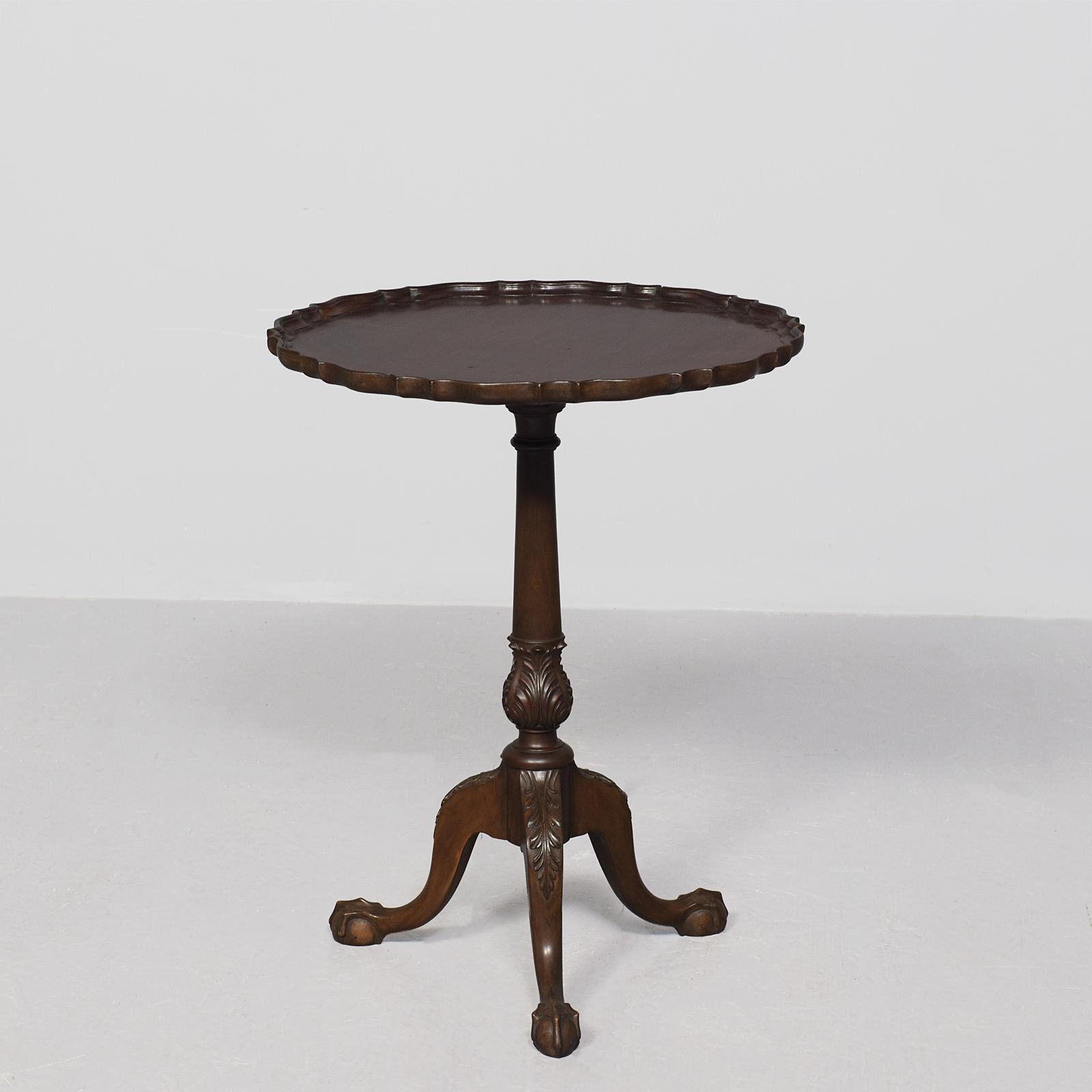 19th Century Chippendale-style, Piecrust Top, Tripod Mahogany Occasional Table (1 of 5) 19th Century Chippendale-style, Piecrust Top, Tripod Mahogany Occasional Table (1 of 5)