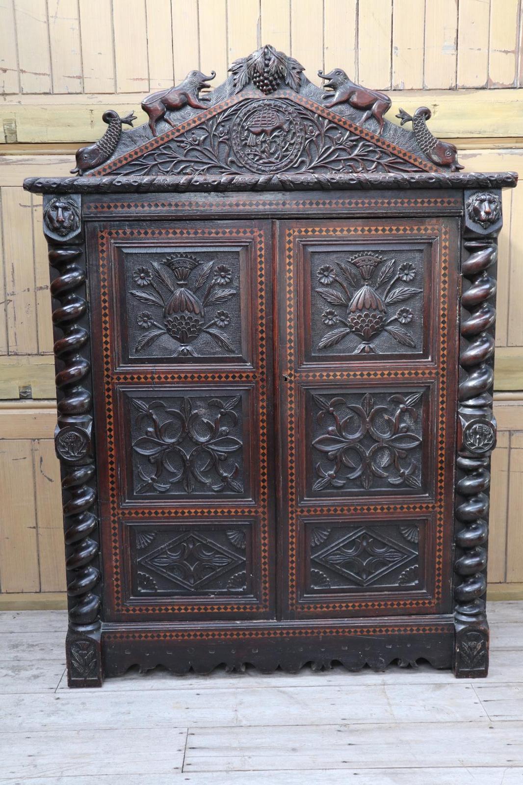 18th Century Scottish Vernacular Oak Carved Cupboard (1 of 38) 18th Century Scottish Vernacular Oak Carved Cupboard (1 of 38)