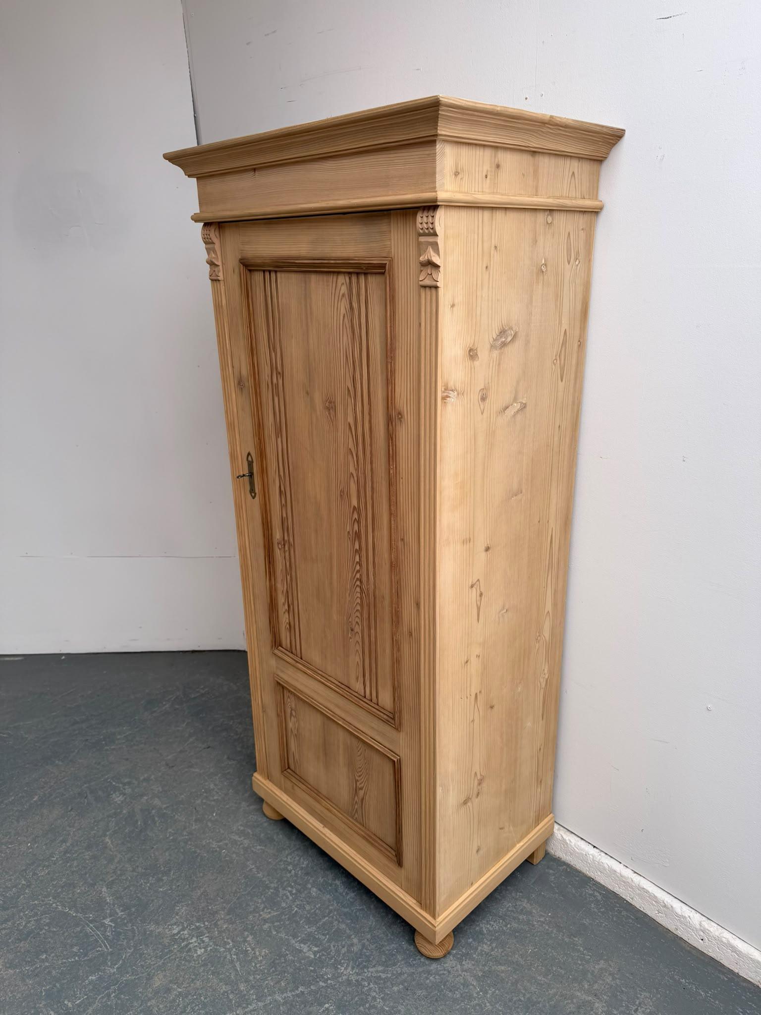 Great Low Wide Grooved Antique Pine 1 Door Storage Cupboard to wax / paint (1 of 10) Great Low Wide Grooved Antique Pine 1 Door Storage Cupboard to wax / paint (1 of 10)
