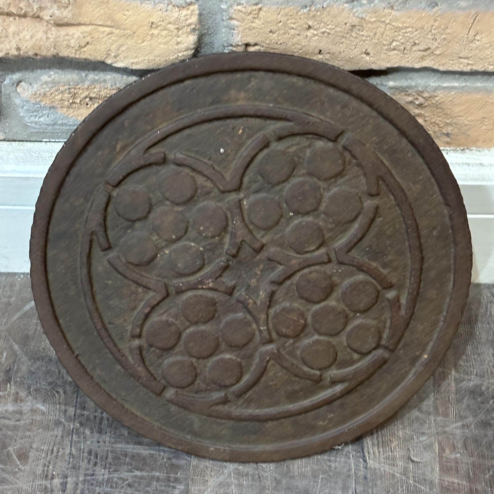 Antique Hayward Brothers Cast Iron Coal Hole Cover Late 19th To Early 20th Century (1 of 9)