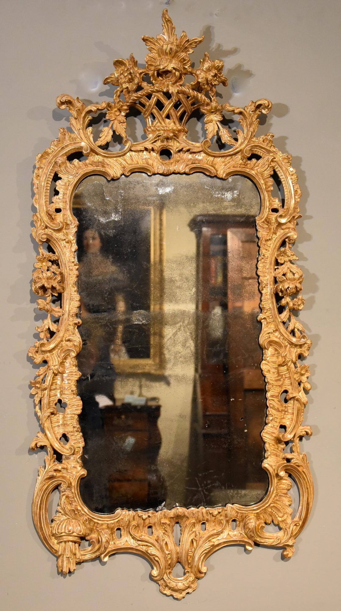 18th Century Carved Giltwood Mirror (1 of 5) 18th Century Carved Giltwood Mirror (1 of 5)