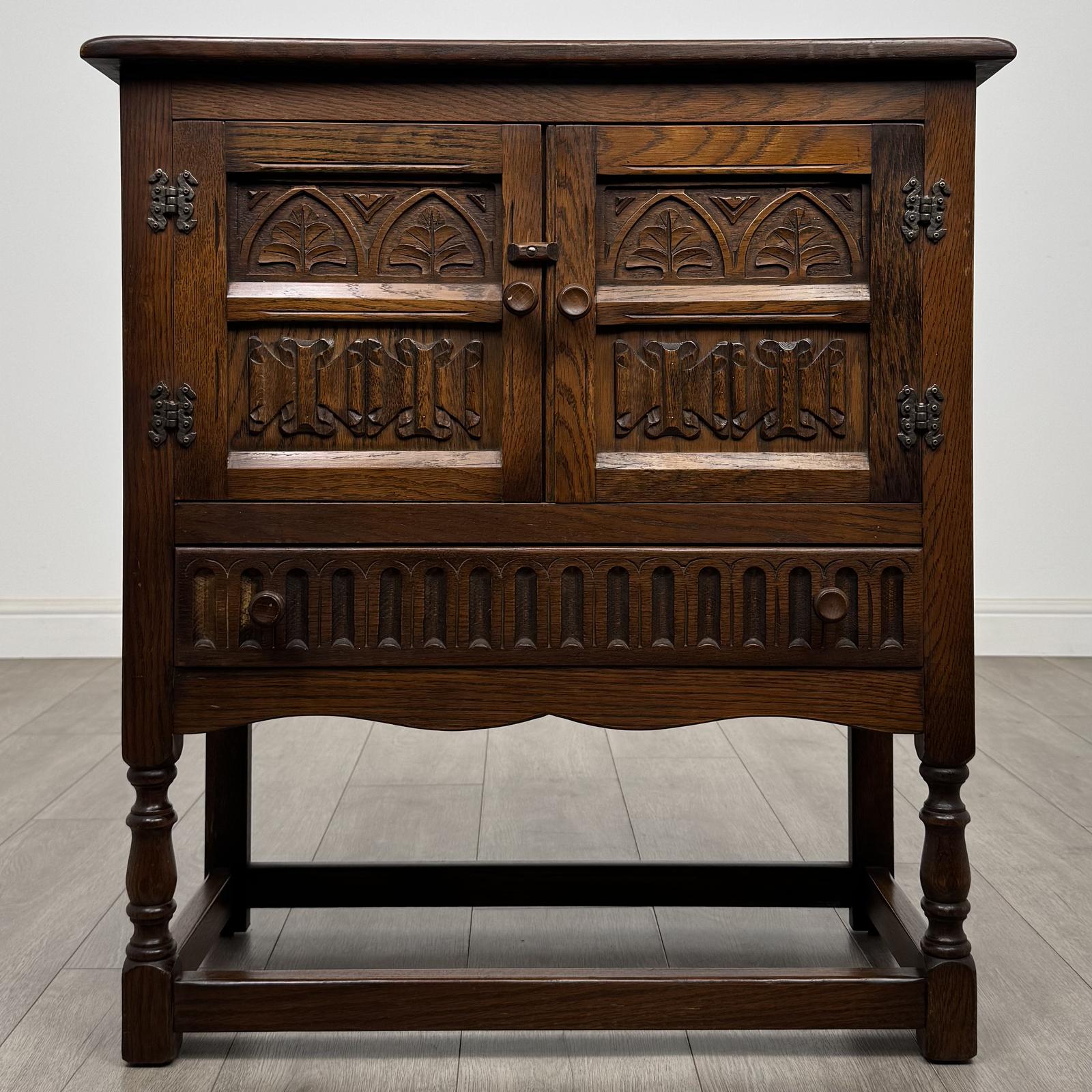 Antique 20th Century Good Quality Cupboard in Oak (1 of 12) Antique 20th Century Good Quality Cupboard in Oak (1 of 12)