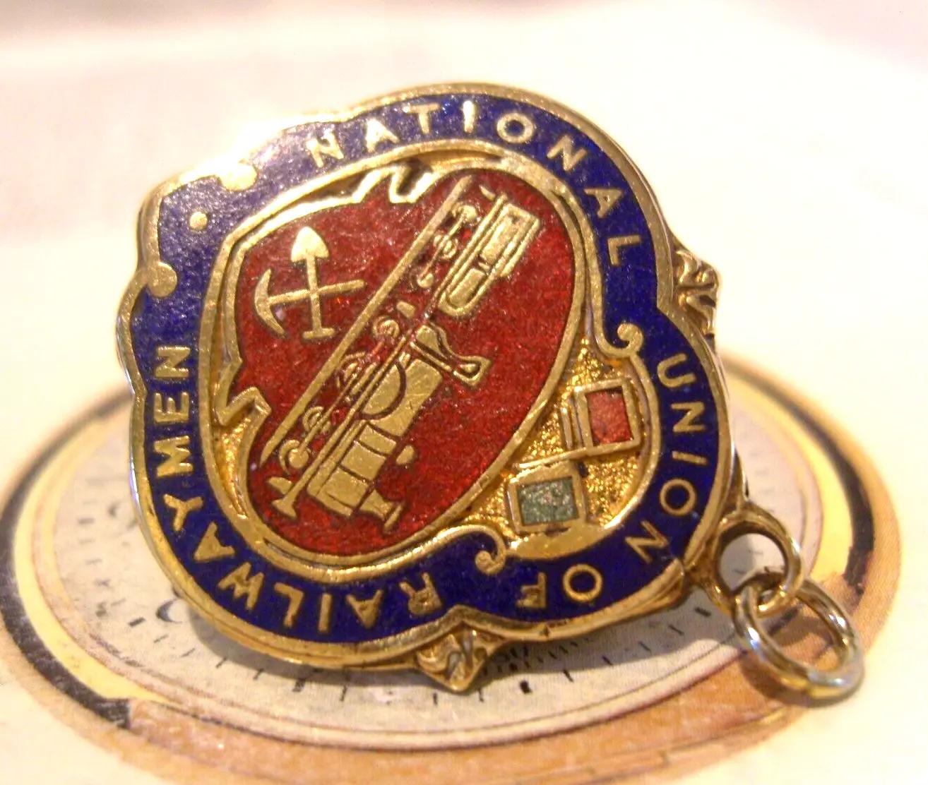 Nur Pocket Watch Chain Fob 1920s National Union of Railwaymen Gilt & Enamel Fob (1 of 9)