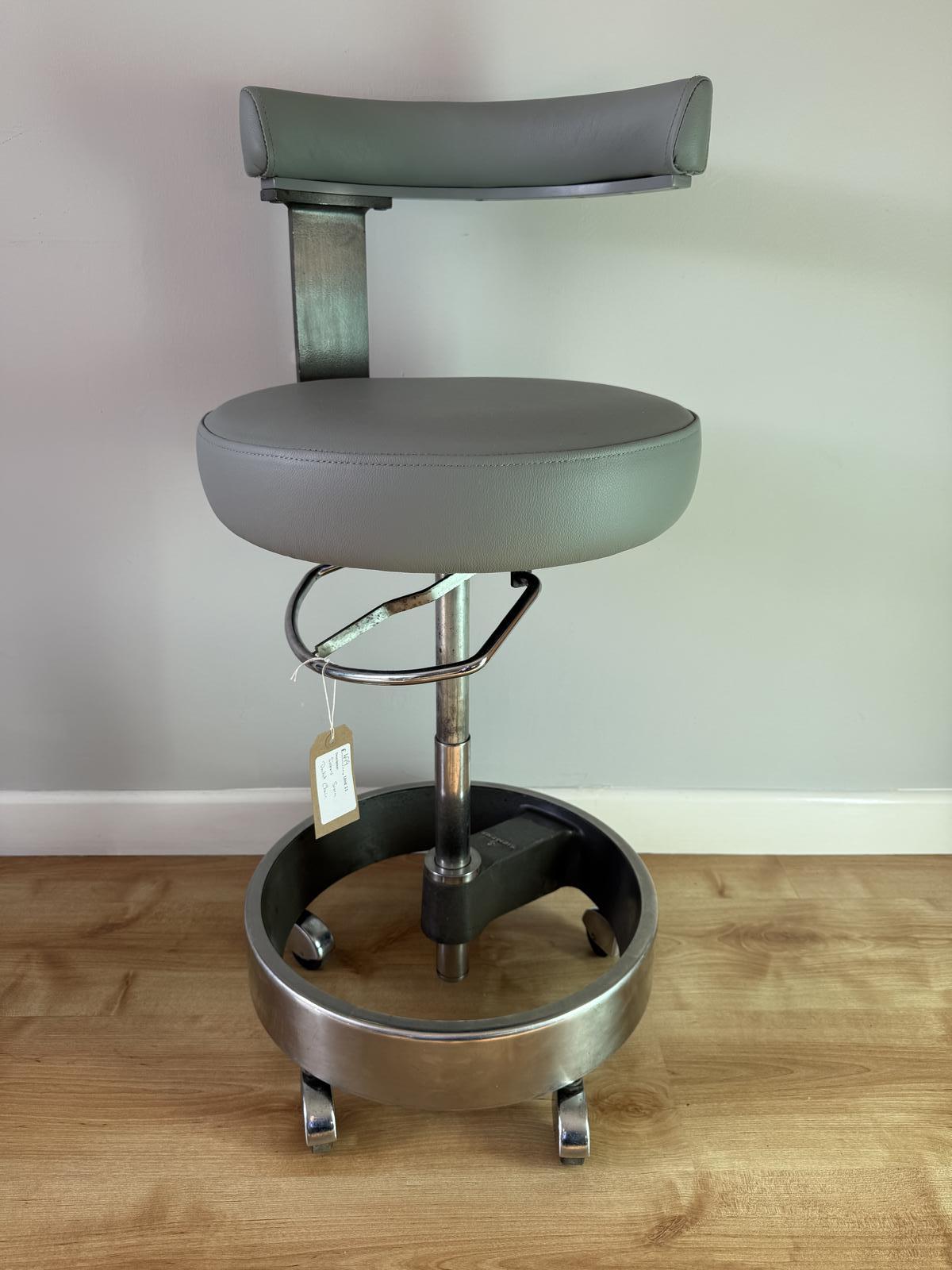 Industrial Siemens Serona Dentist Chair (1 of 9) Industrial Siemens Serona Dentist Chair (1 of 9)