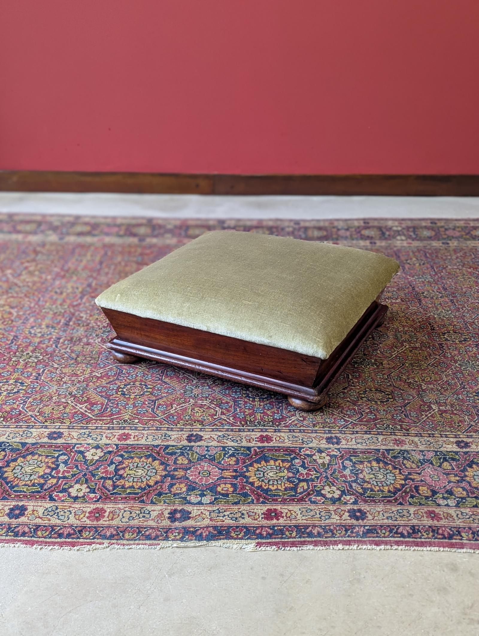 Antique Victorian Mahogany Footstool c.1880 (1 of 10) Antique Victorian Mahogany Footstool c.1880 (1 of 10)