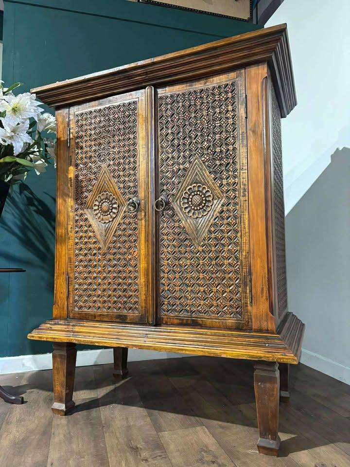 Oriental Hardwood Acacia Cabinet (1 of 16) Oriental Hardwood Acacia Cabinet (1 of 16)