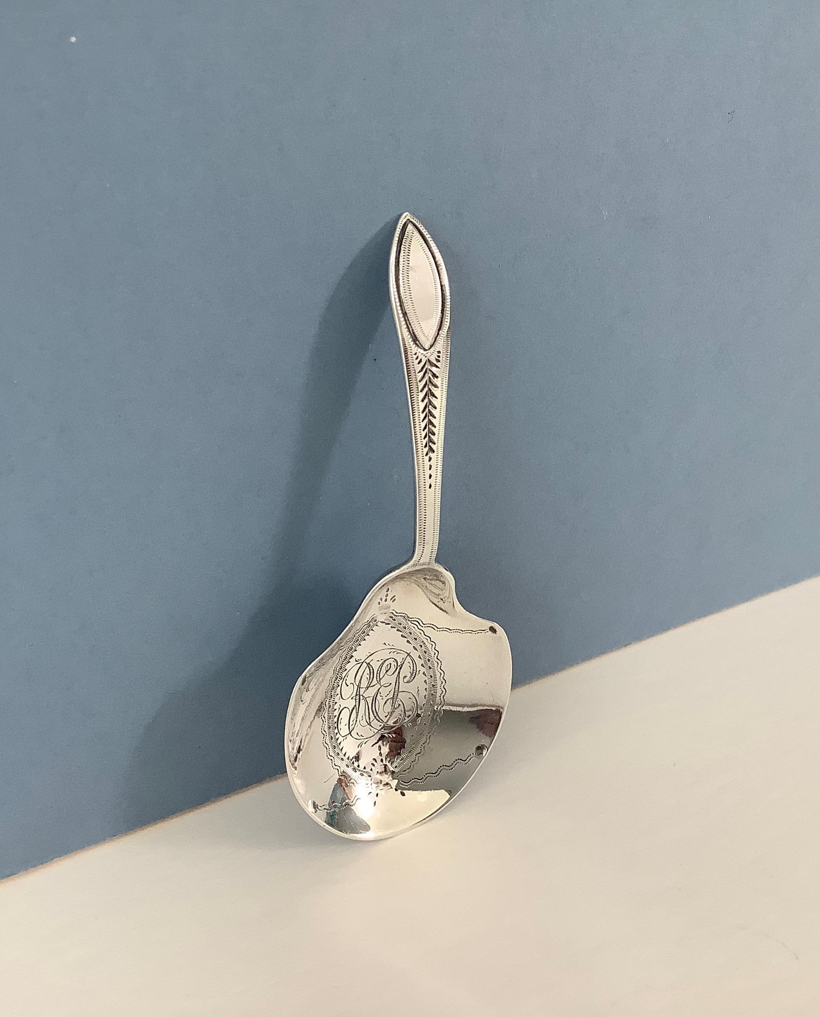 Antique George III Silver Caddy Spoon (1 of 6)