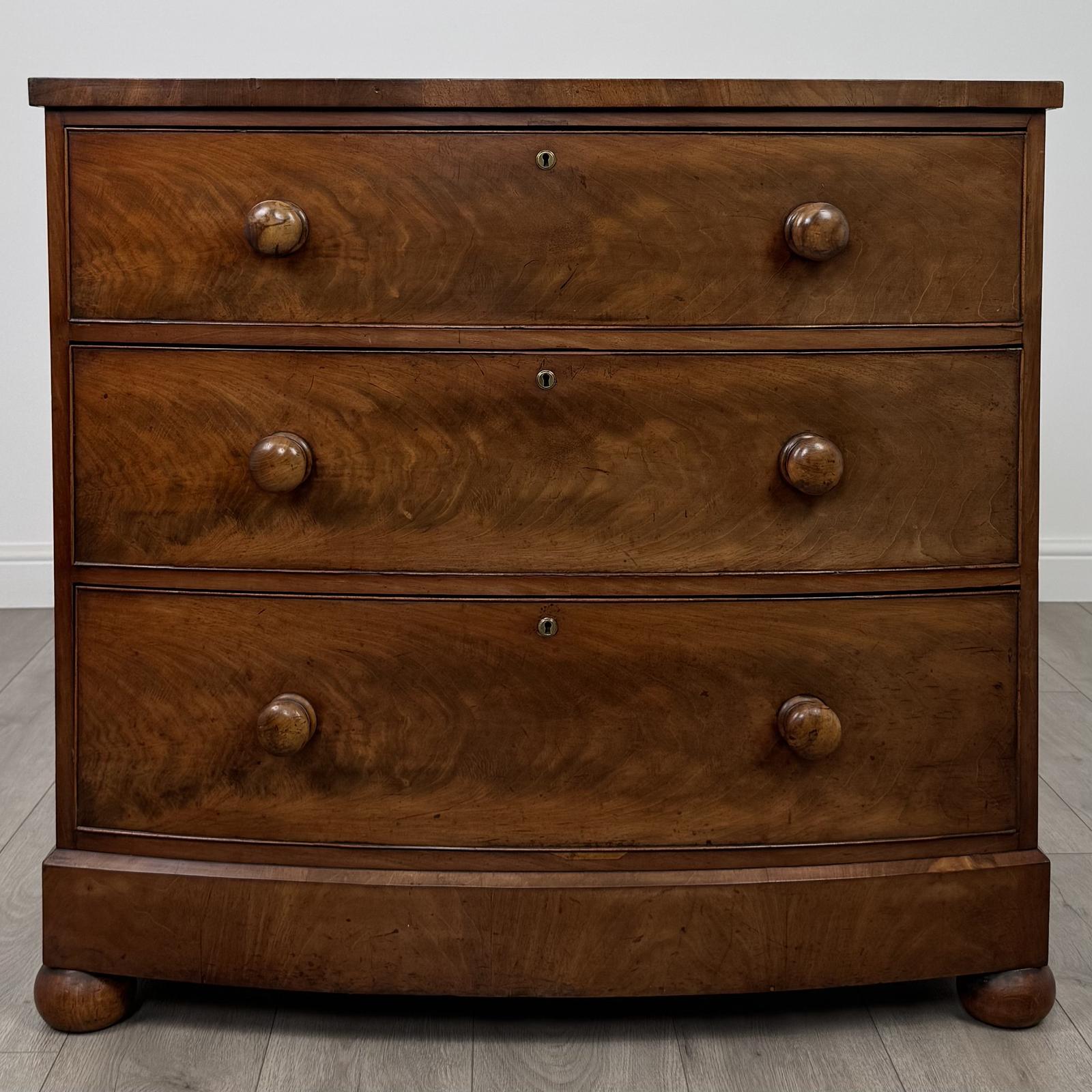 Antique 19th Century Small Bow Front Chest Of Drawers (1 of 11) Antique 19th Century Small Bow Front Chest Of Drawers (1 of 11)