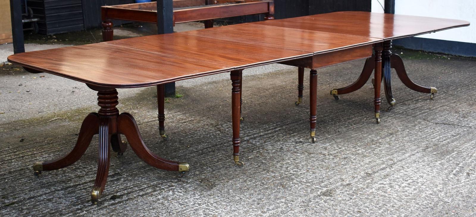 Regency Mahogany Dining Table (1 of 9)