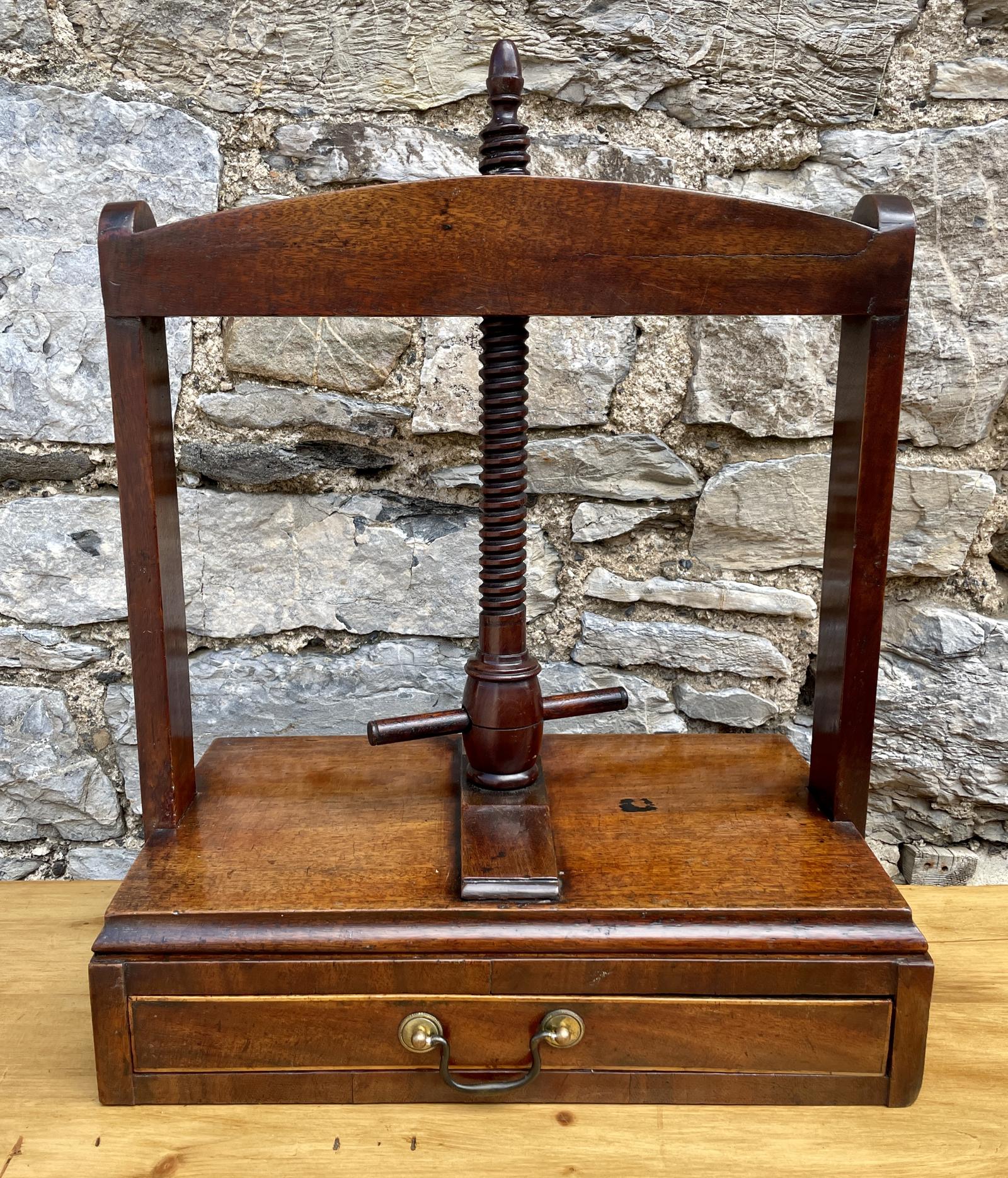 Georgian Mahogany Flower Press (1 of 21) Georgian Mahogany Flower Press (1 of 21)